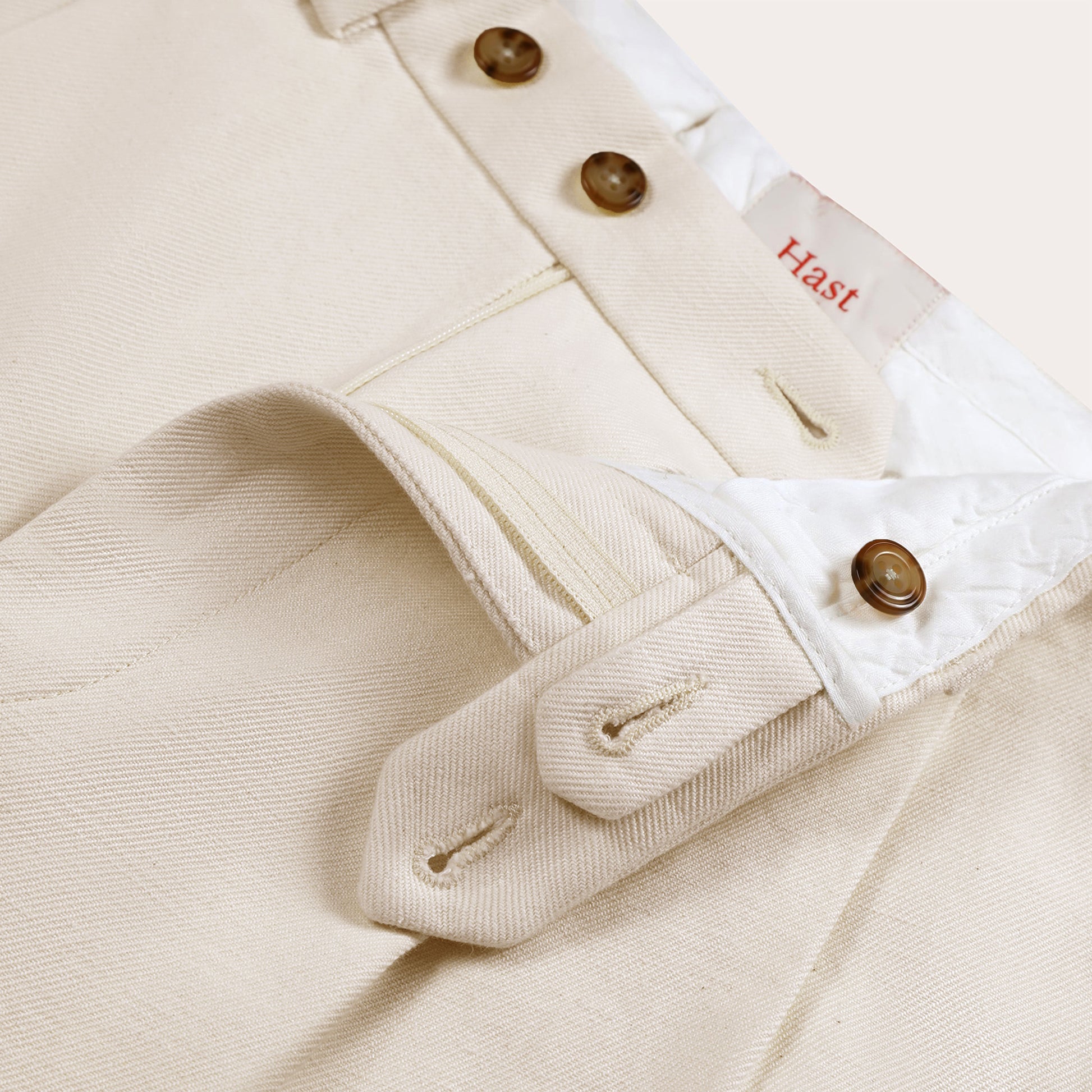 Pantalon à double plis en coton et lin écru