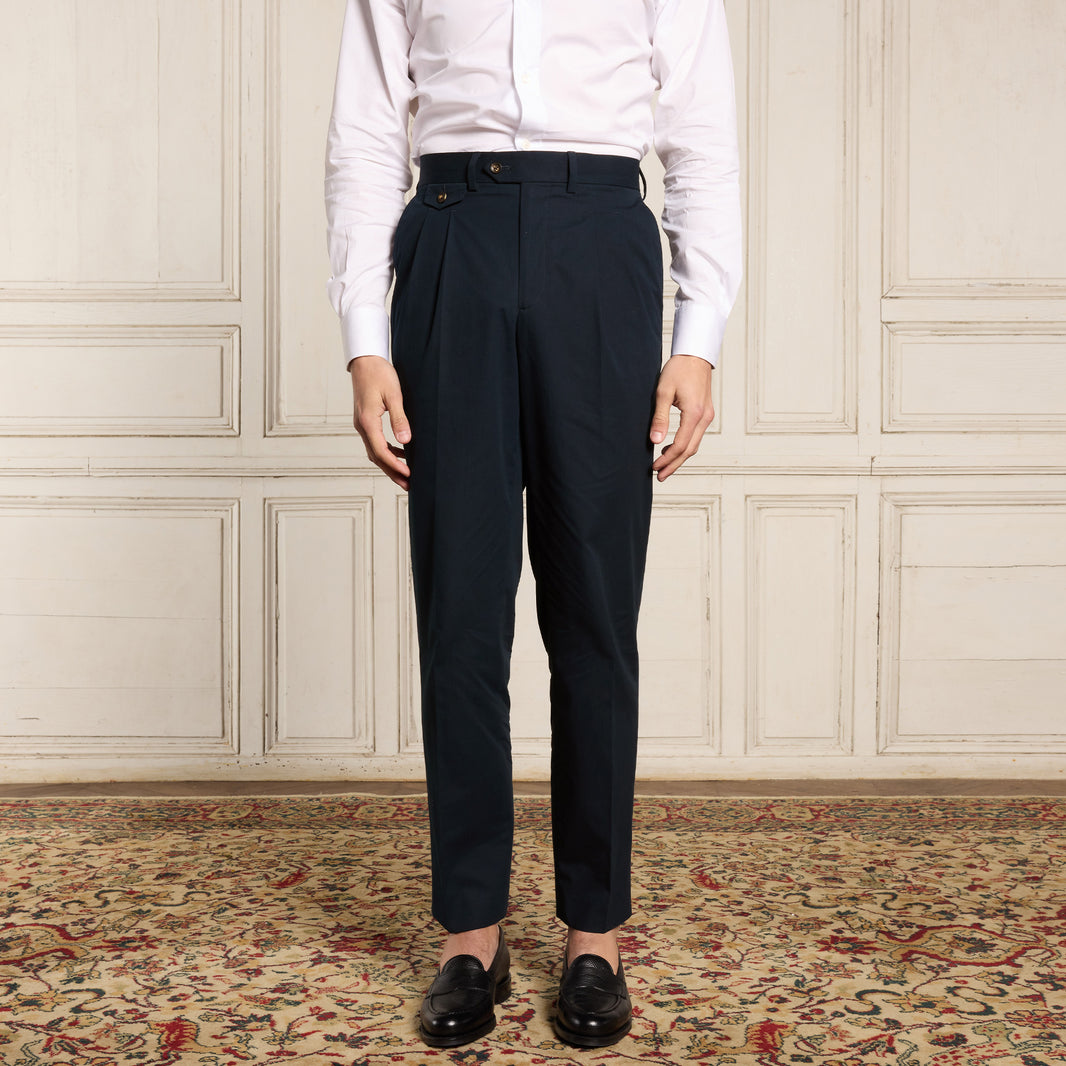 Double-pleated pants in navy cotton