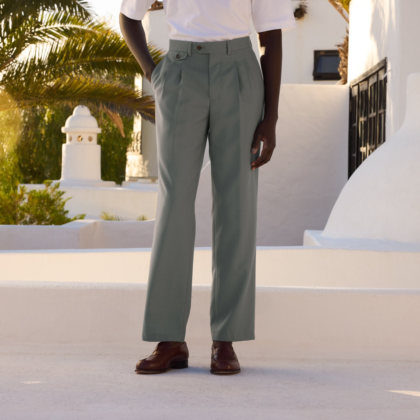 Pantalon à pinces en laine froide sauge