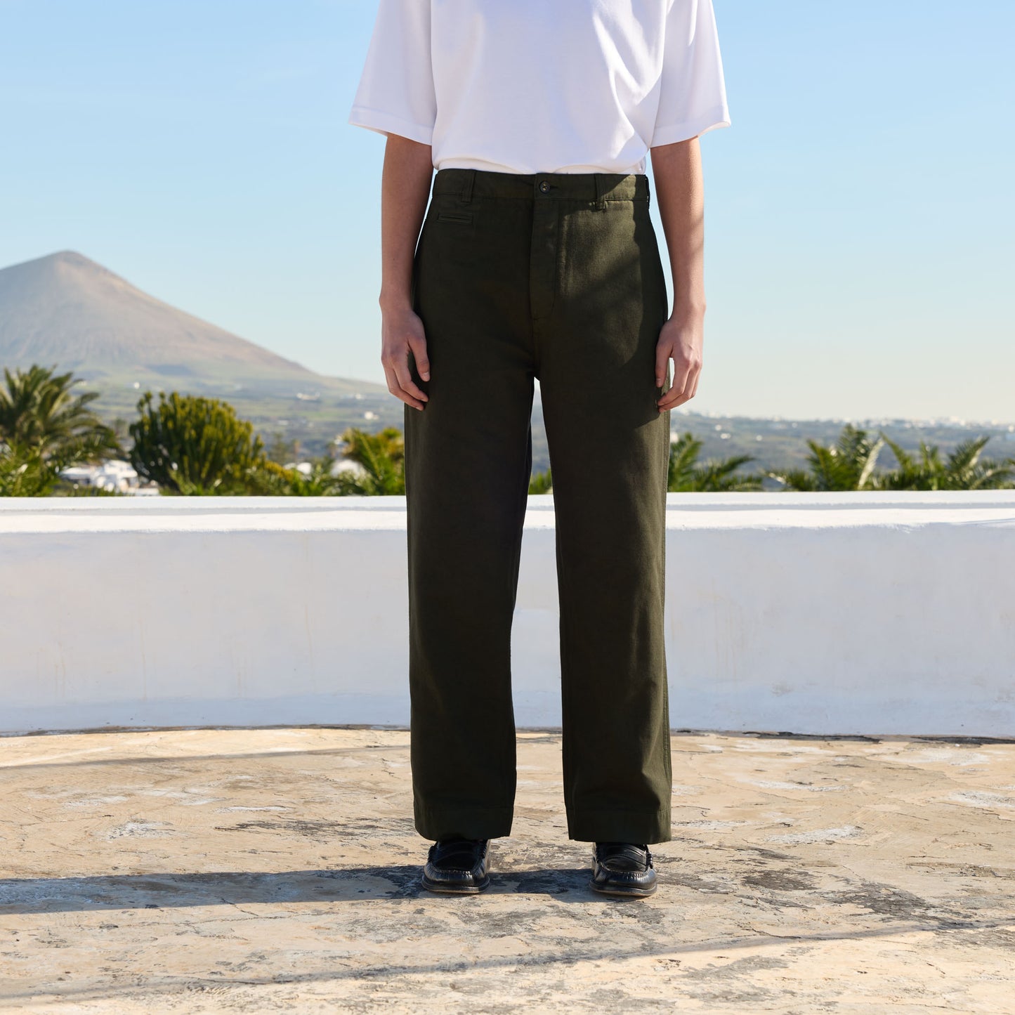 Pantalon large en coton kaki