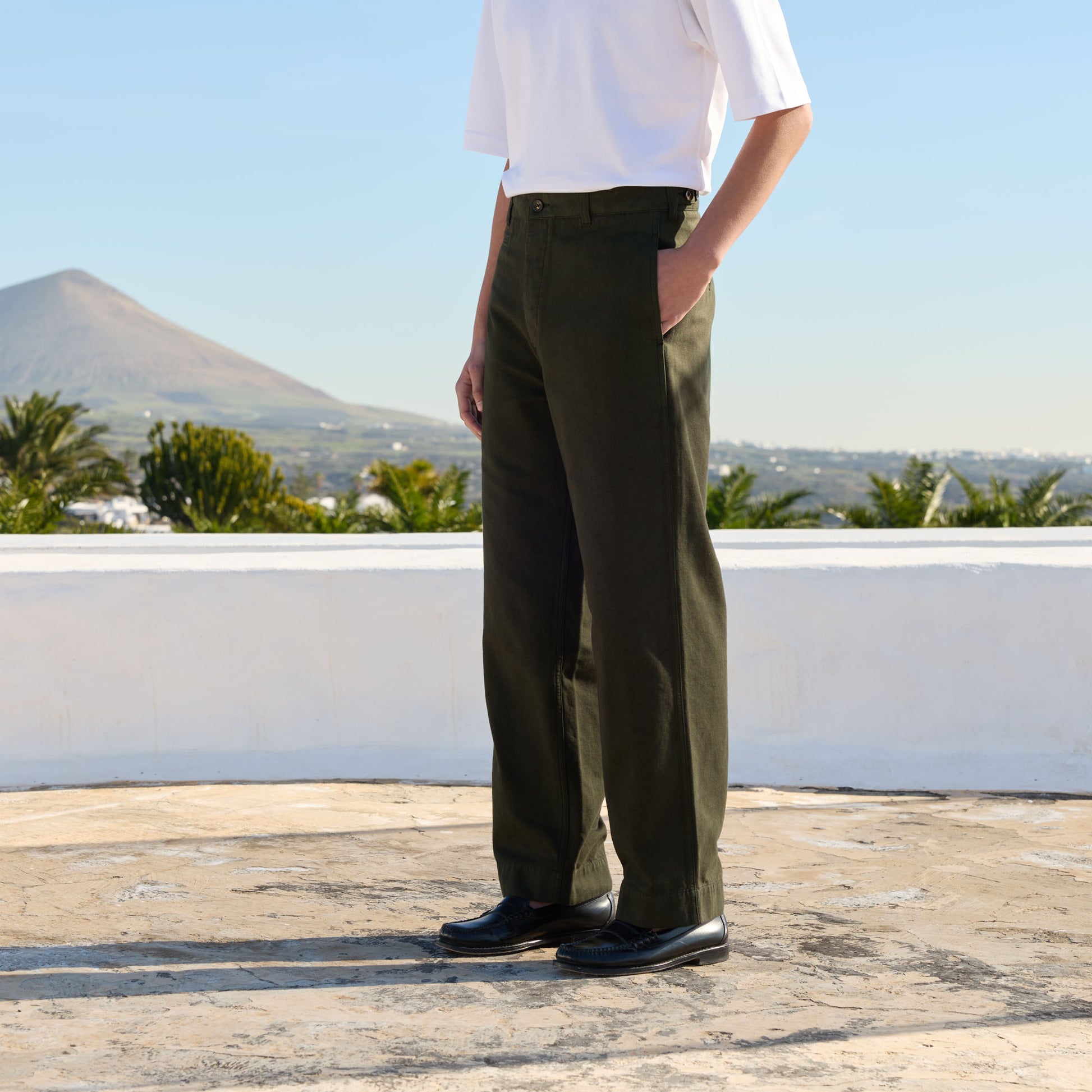 Pantalon large en coton kaki