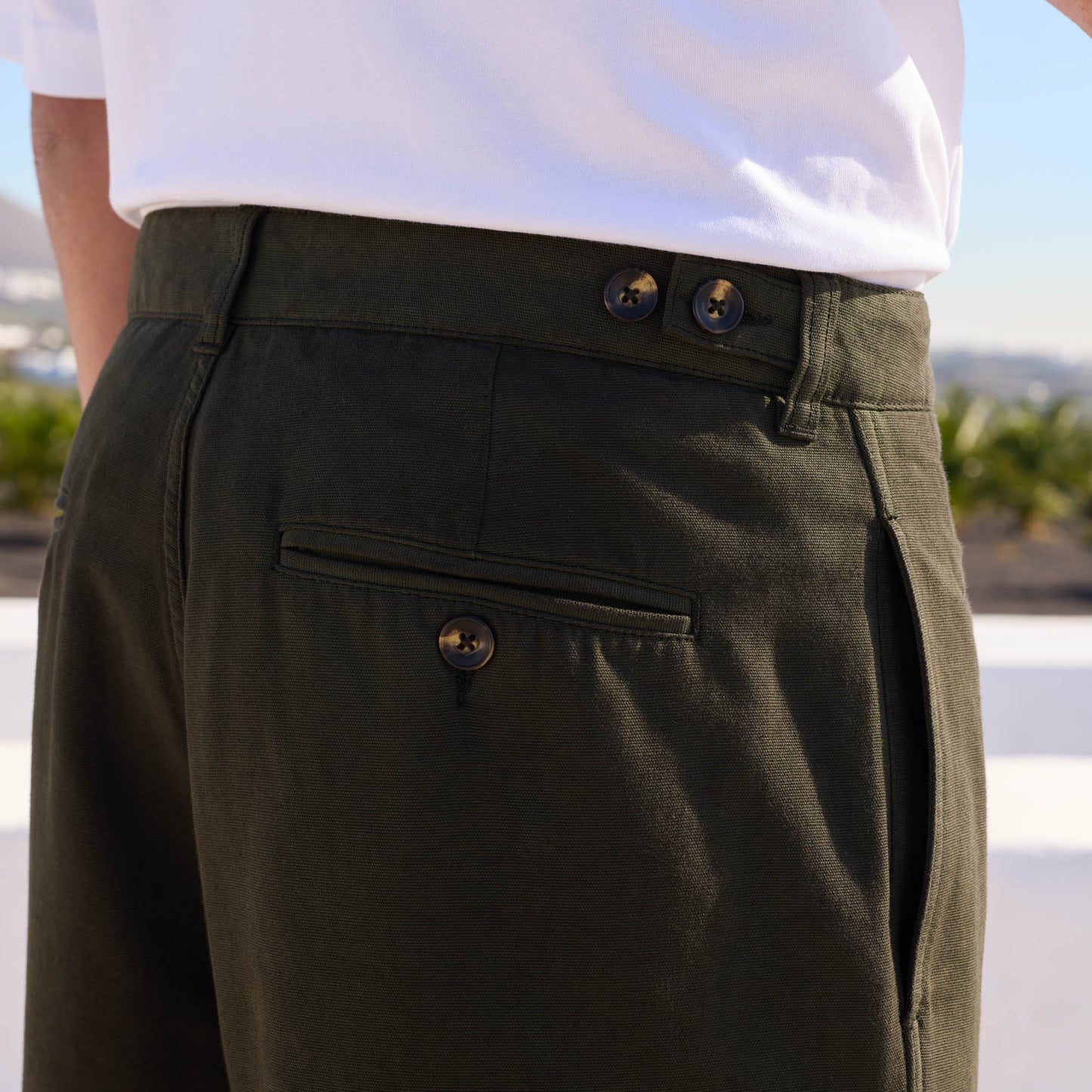 Pantalon large en coton kaki