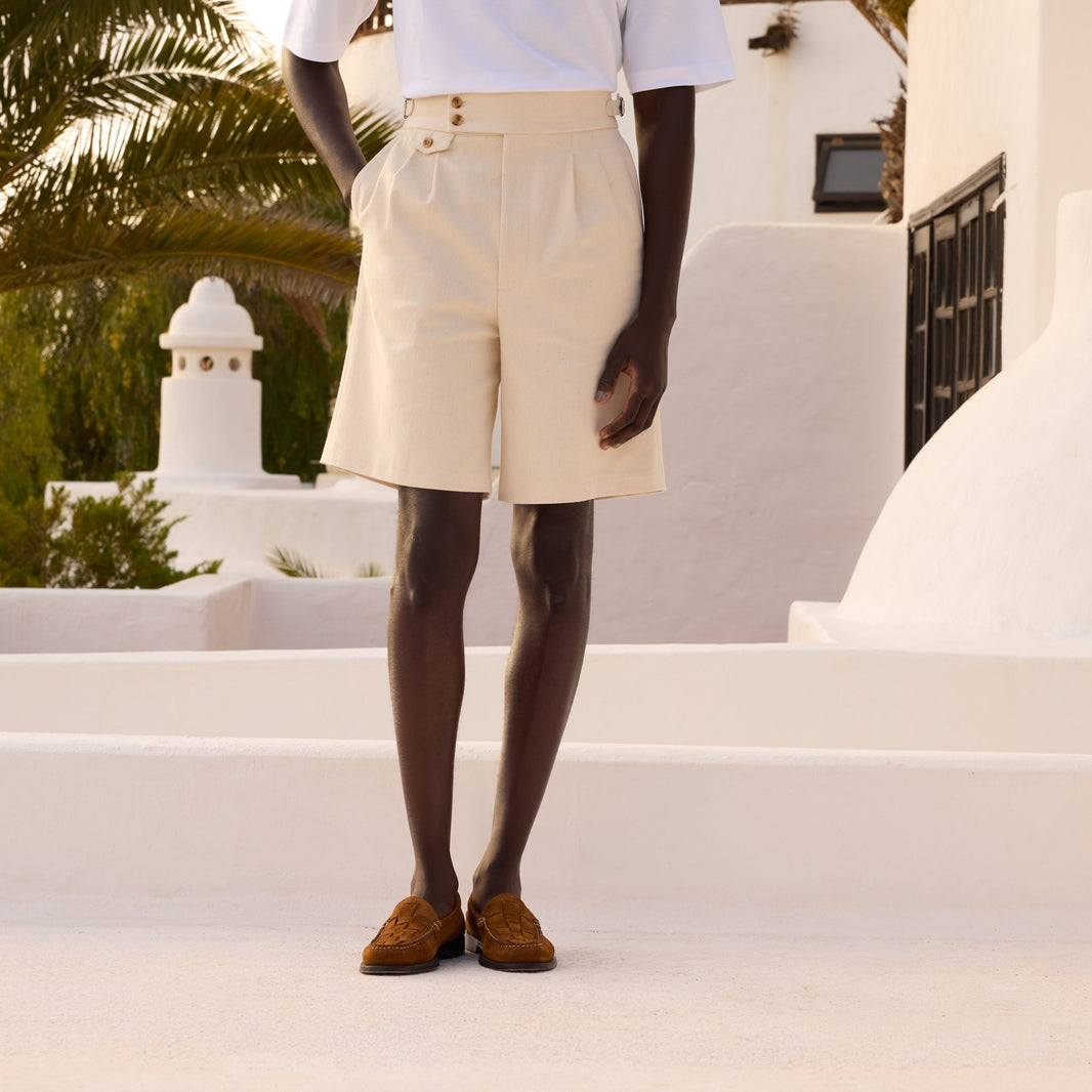 Ecru cotton pleated Bermuda shorts