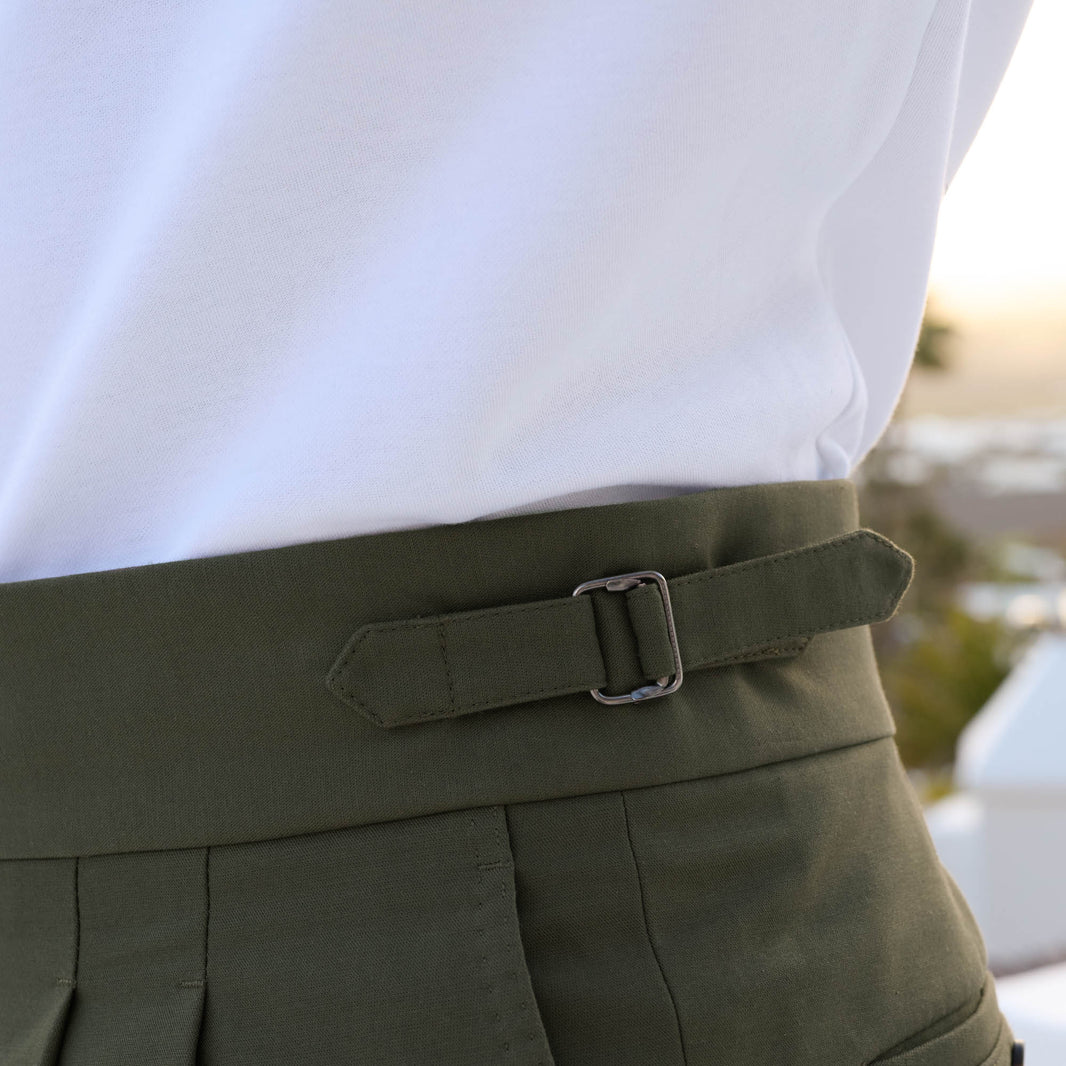Khaki cotton pleated shorts