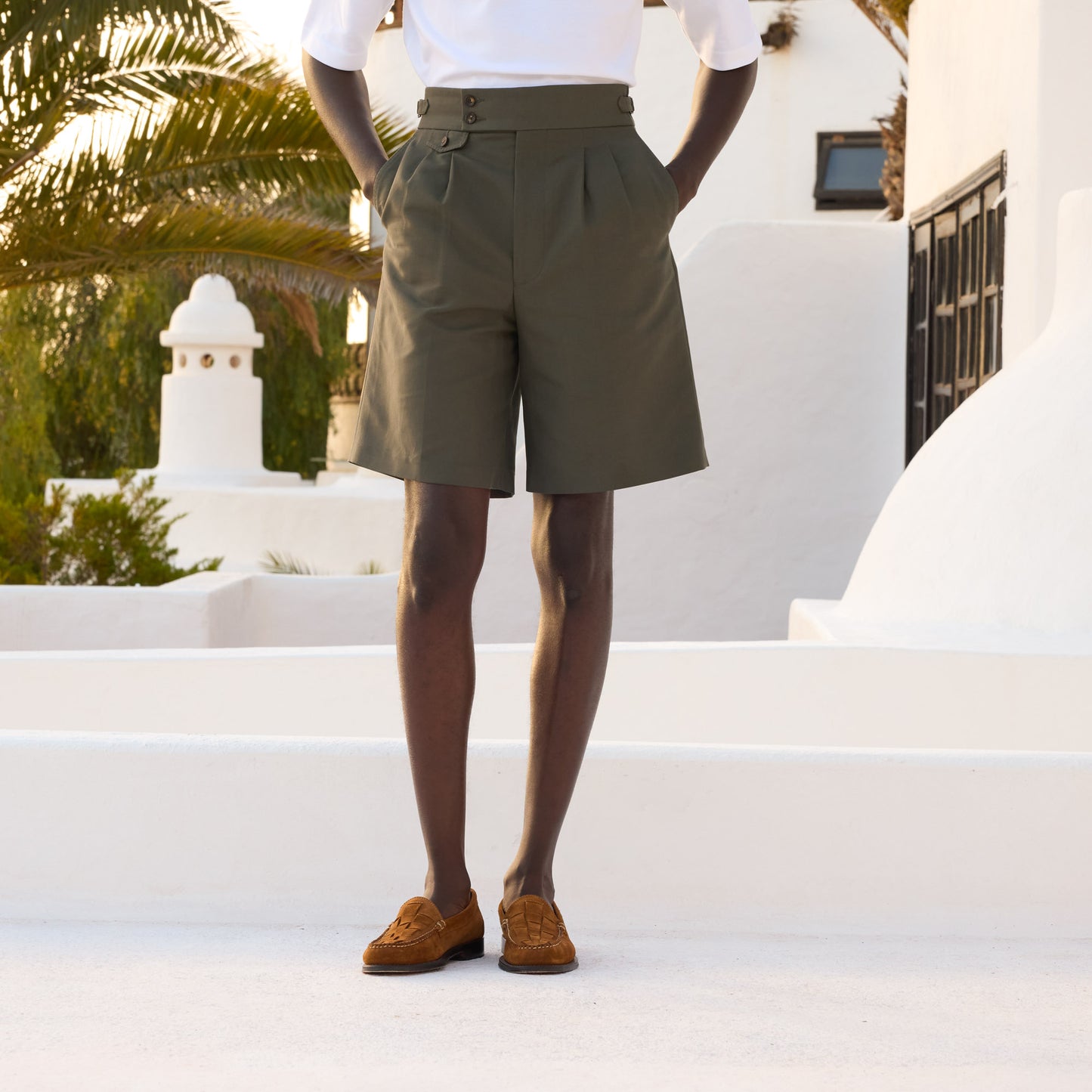 Khaki cotton pleated shorts