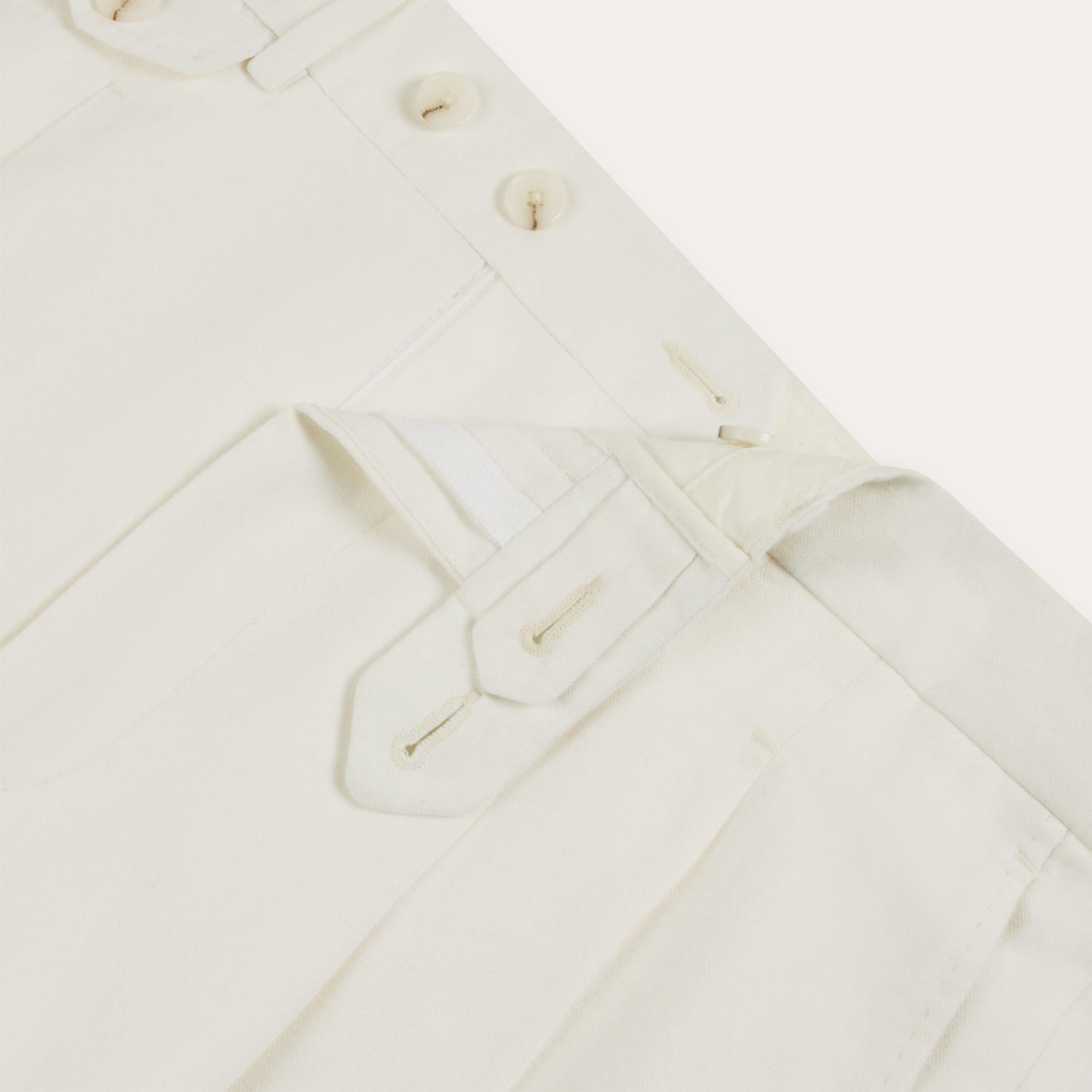 White linen and cotton pleated trousers