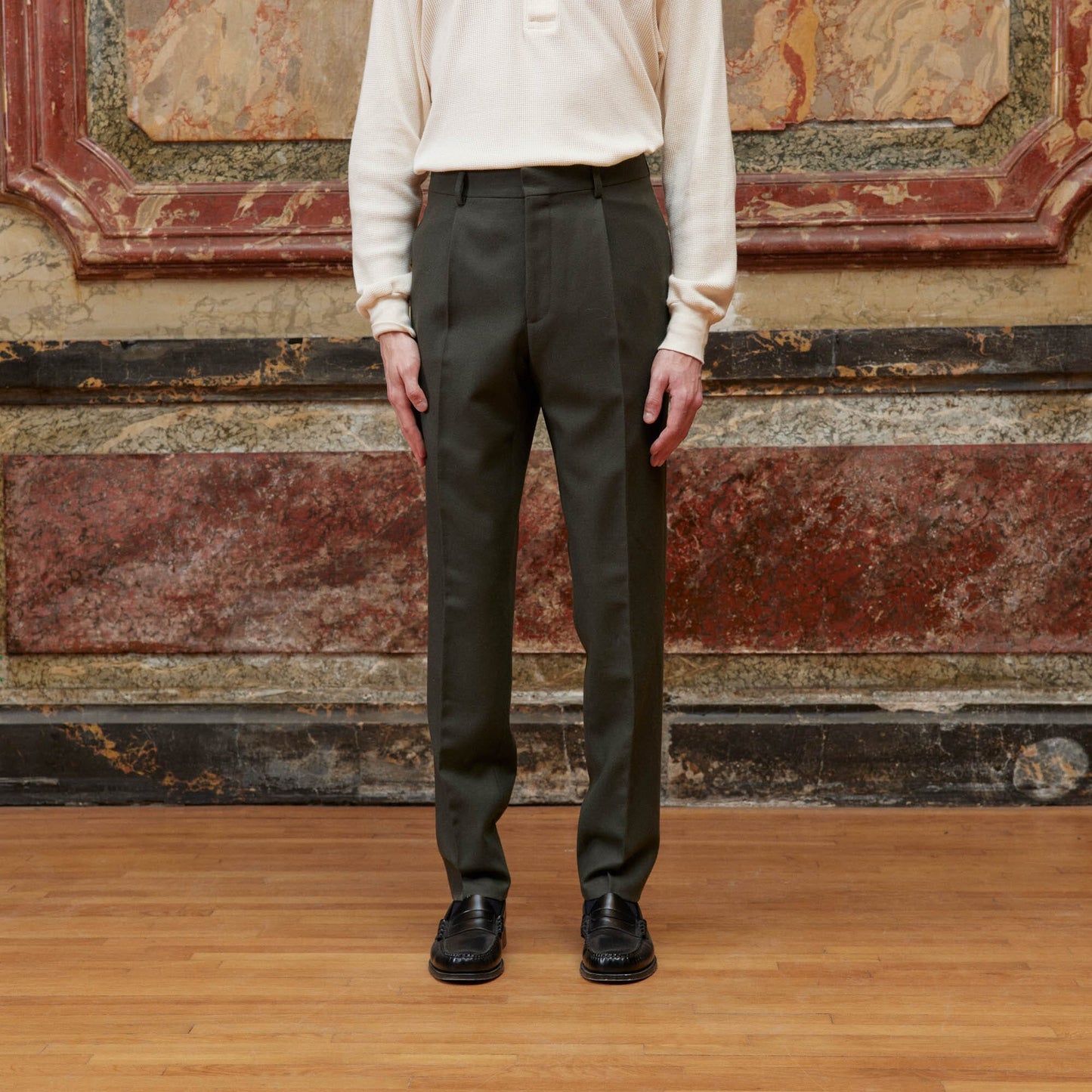 Pantalon à pince en laine vert foncé