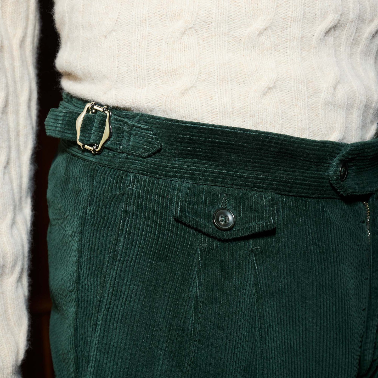 Pantalon à double plis en velours vert