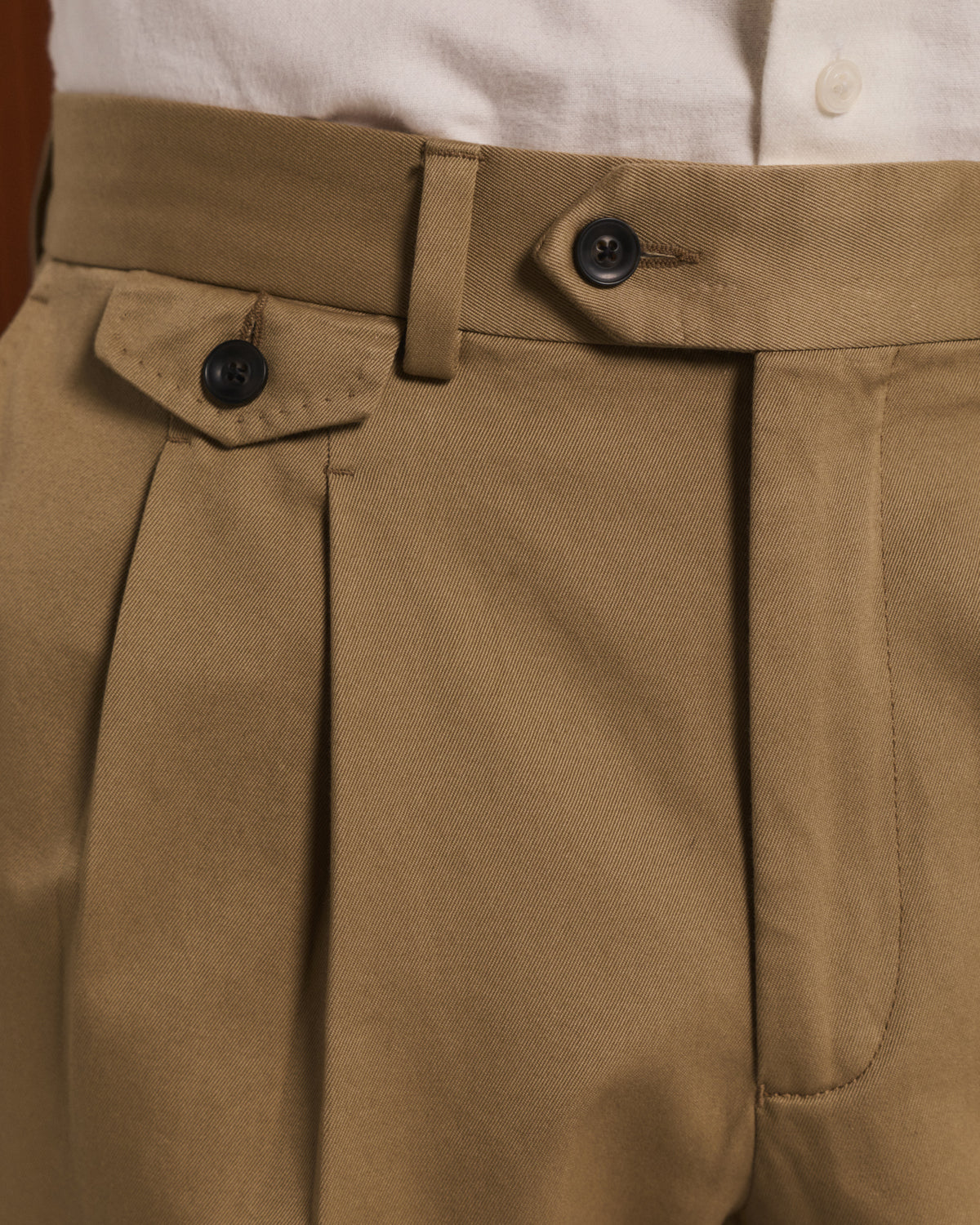 Pantalon à double plis en coton beige