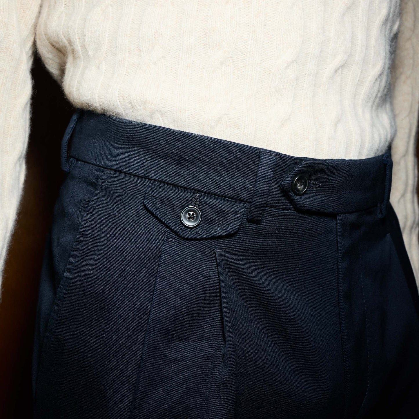 Chino double plis en coton marine