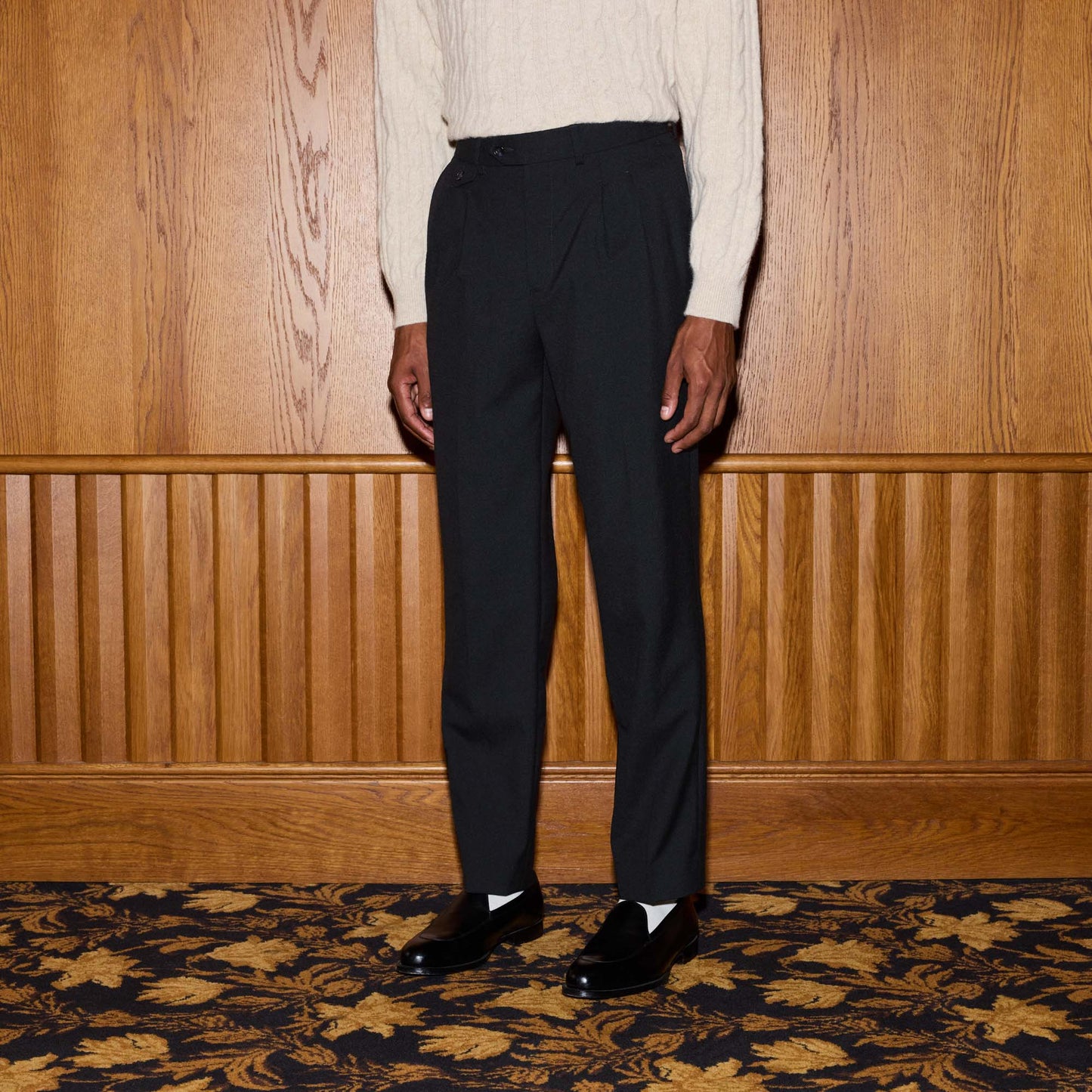 Pantalon à double plis en laine noire