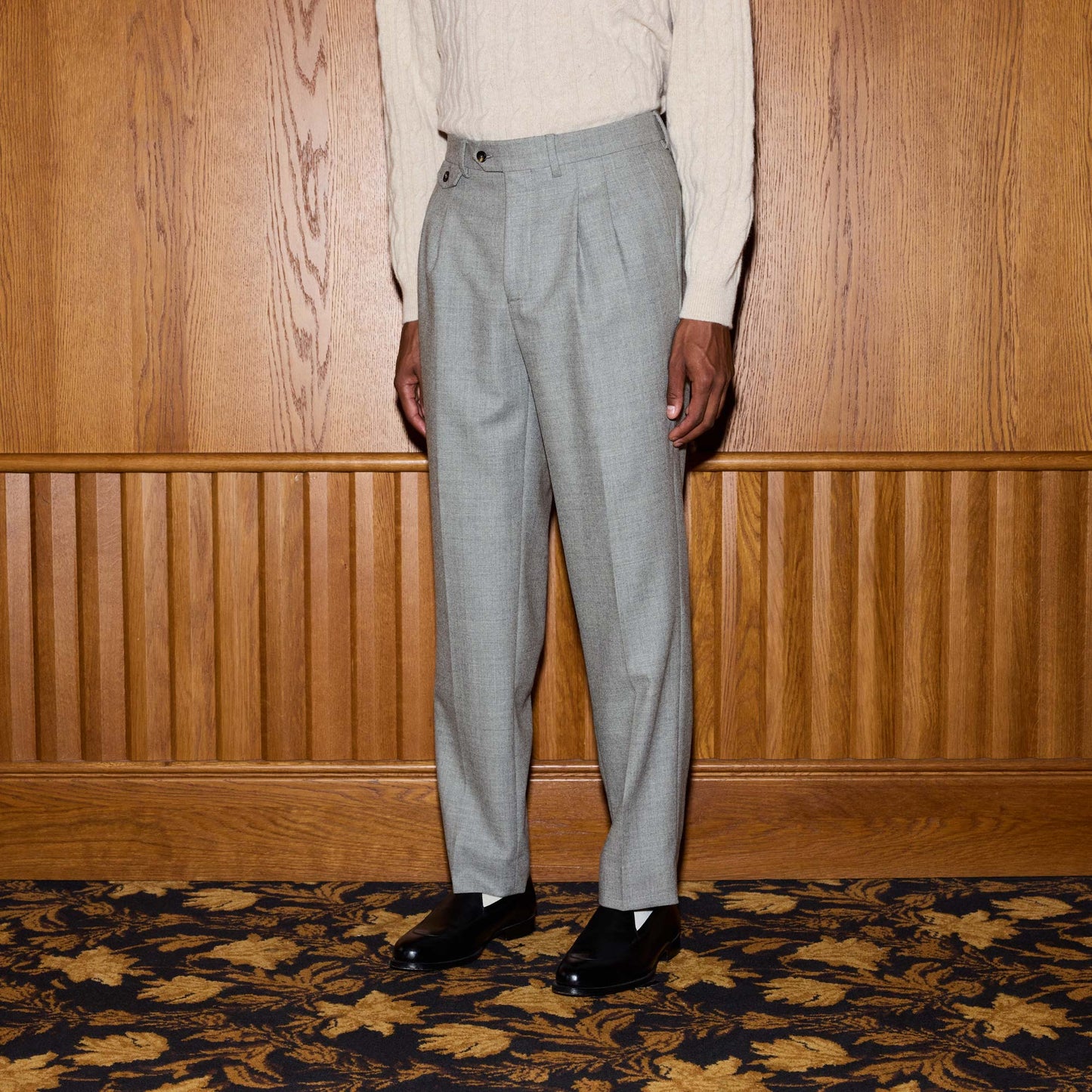 Double pleated trousers in gray wool flannel