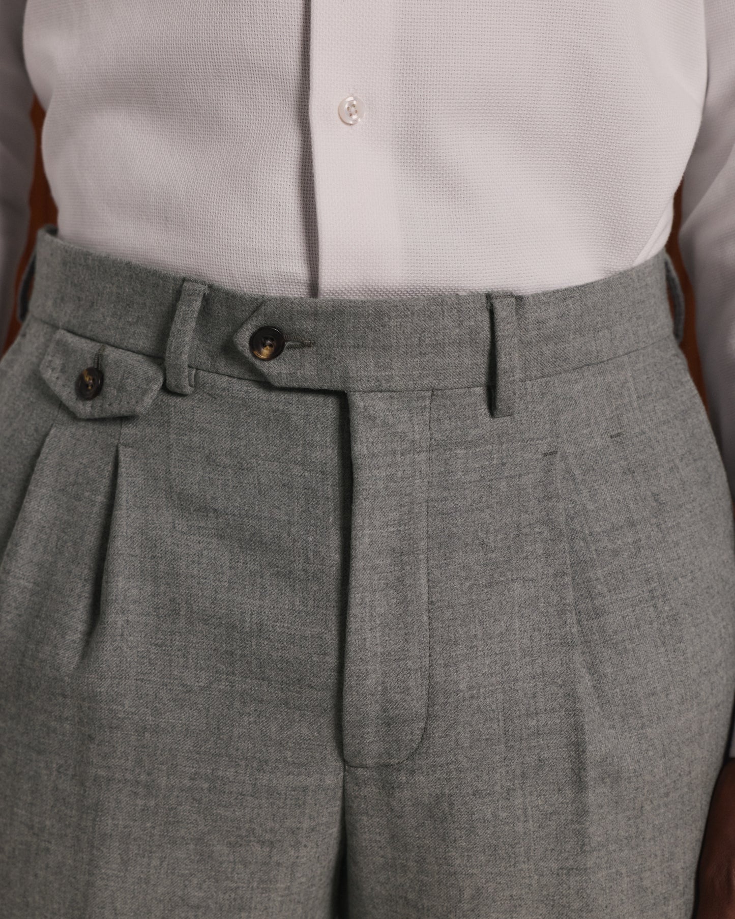 Pantalon à double plis en flanelle de laine grise