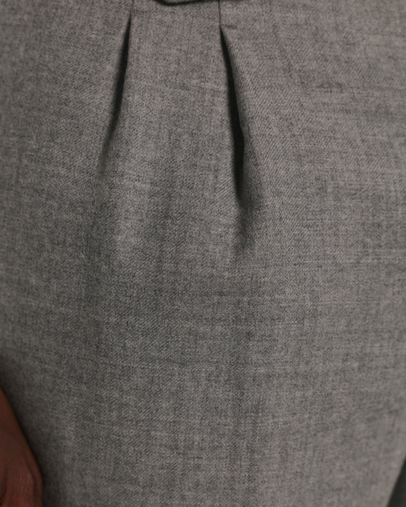 Double-pleated pants in gray wool flannel | Hast – Hast Paris
