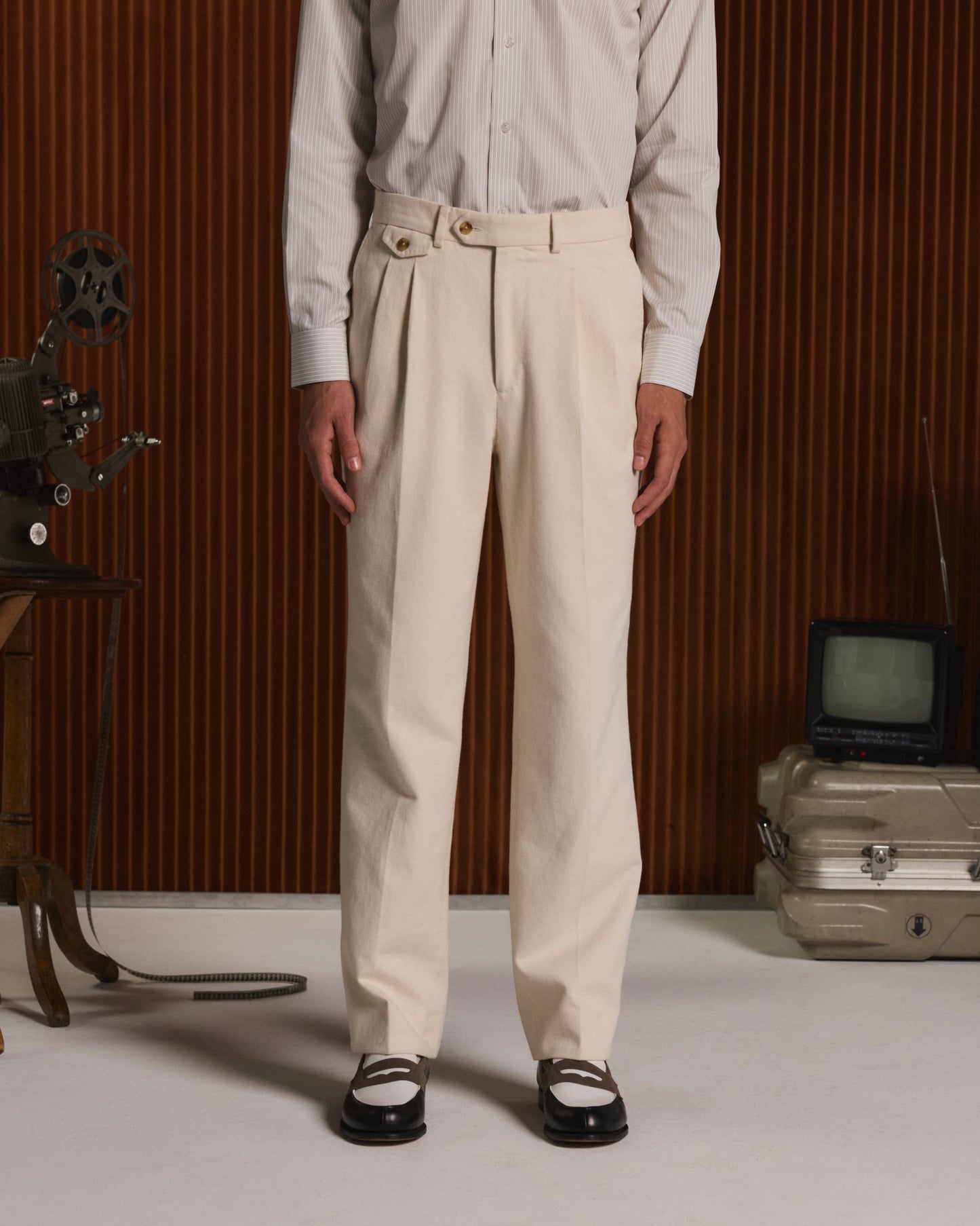 Pantalon à pinces en coton écru