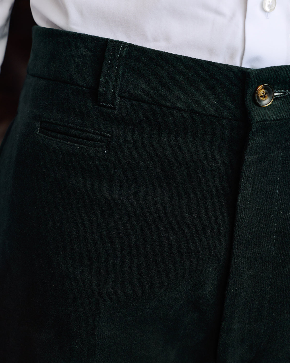 Grüne Hose mit weitem Bein aus Baumwollmoleskin