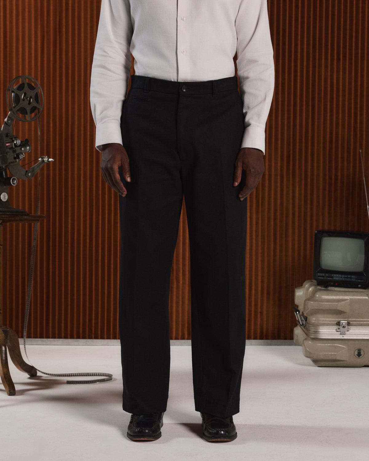 Pantalon jambe large en coton noir, inspiration workwear