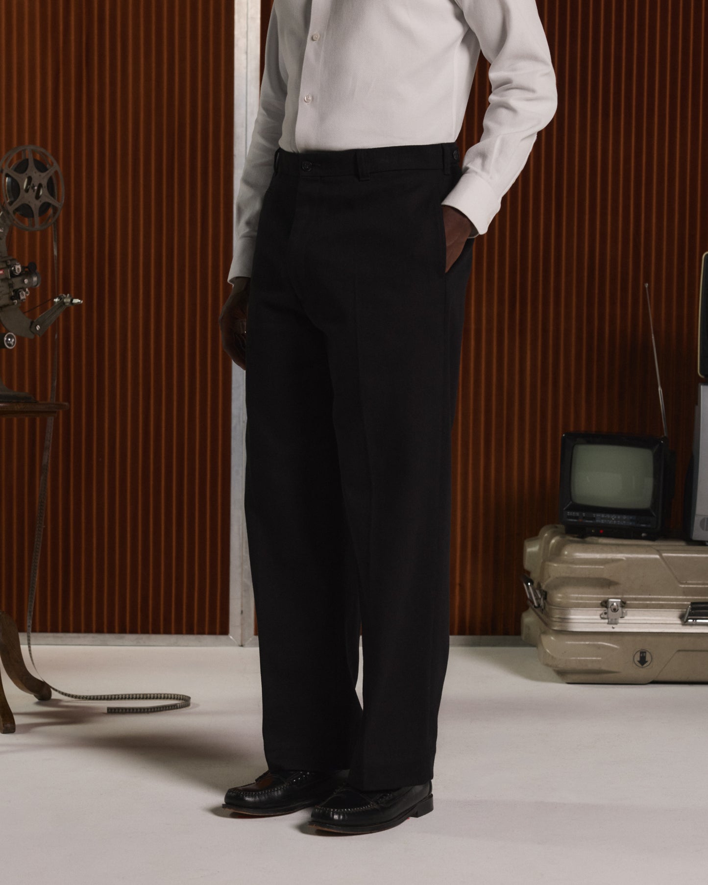 Pantalon jambe large en coton noir, inspiration workwear