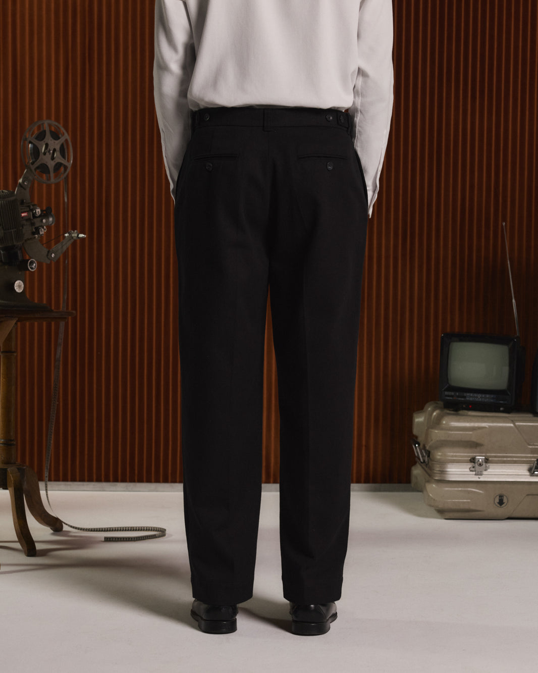 Schwarze Hose mit weitem Bein aus Baumwolle, Workwear-Inspiration