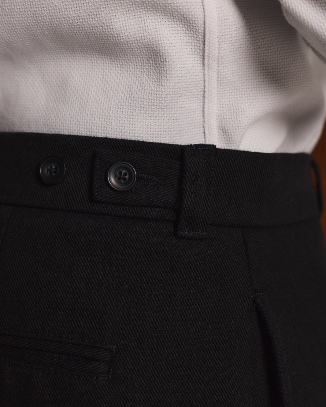 Schwarze Hose mit weitem Bein aus Baumwolle, Workwear-Inspiration