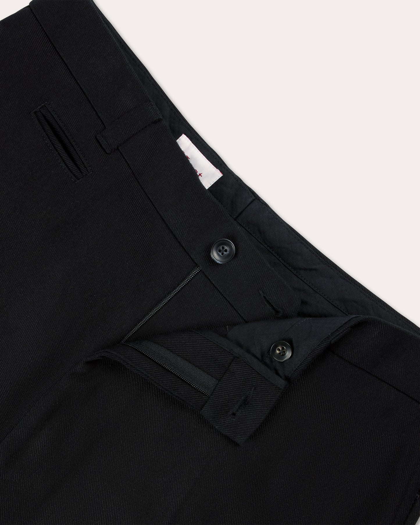 Pantalon jambe large en coton noir, inspiration workwear