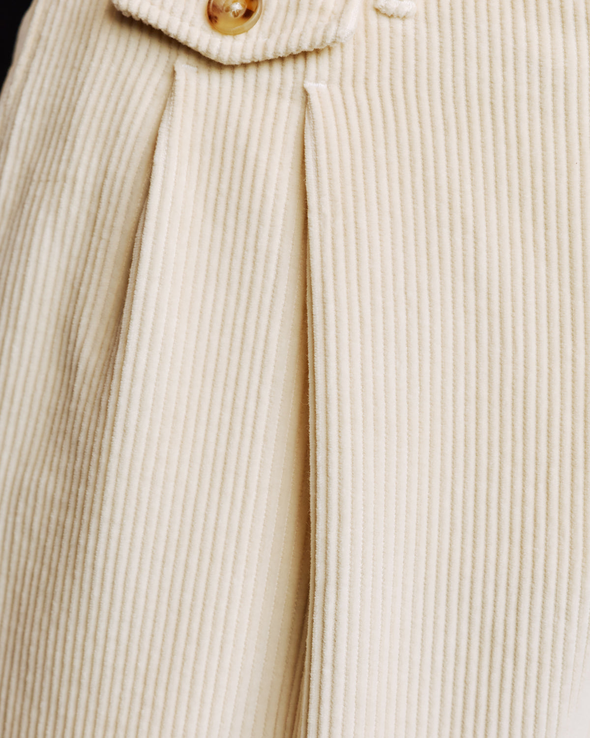 Ecru double-pleated corduroy pants