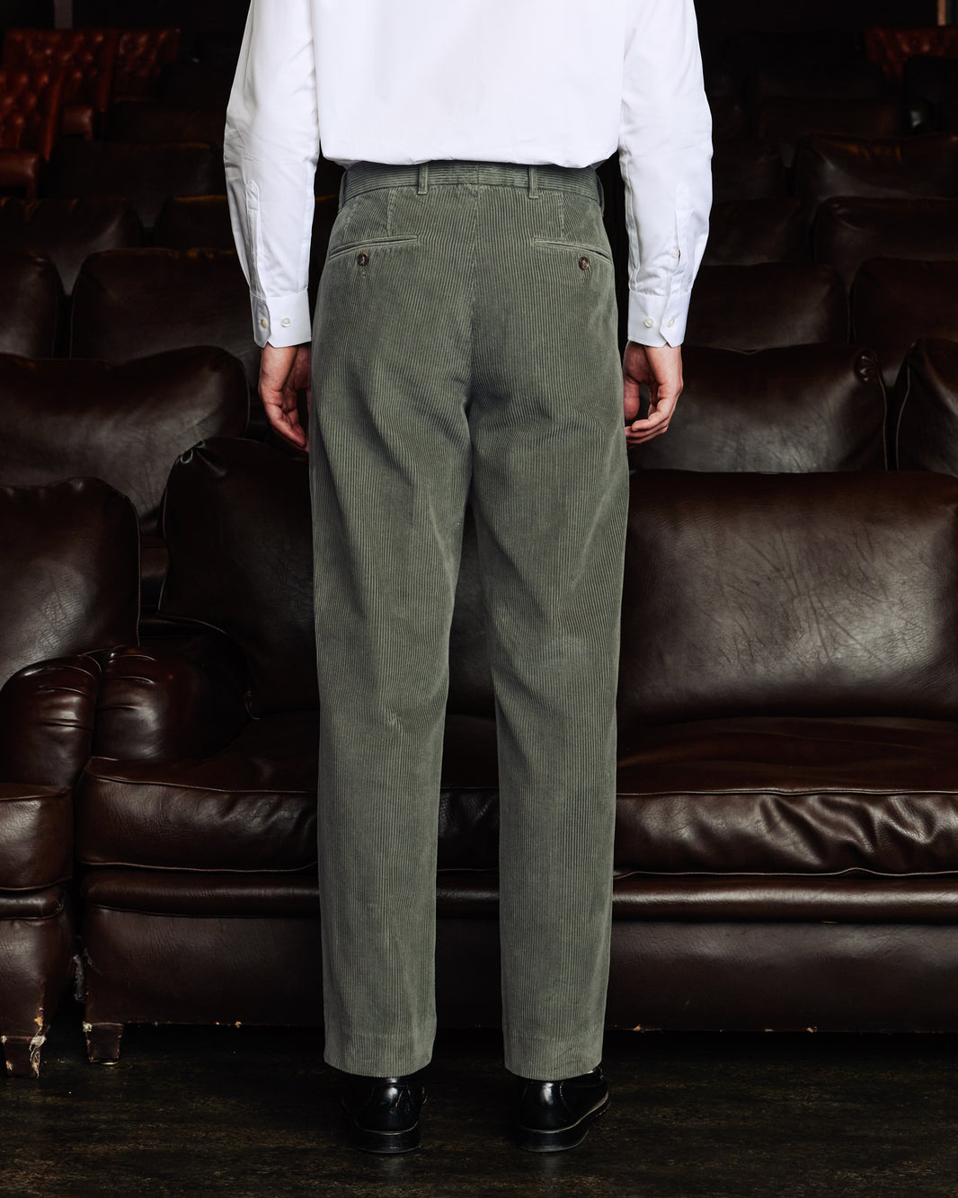 Pantalon double plis en velours côtelé sauge