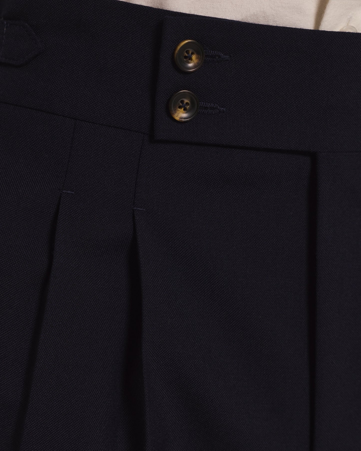 Pantalon à double plis en laine marine triple retors