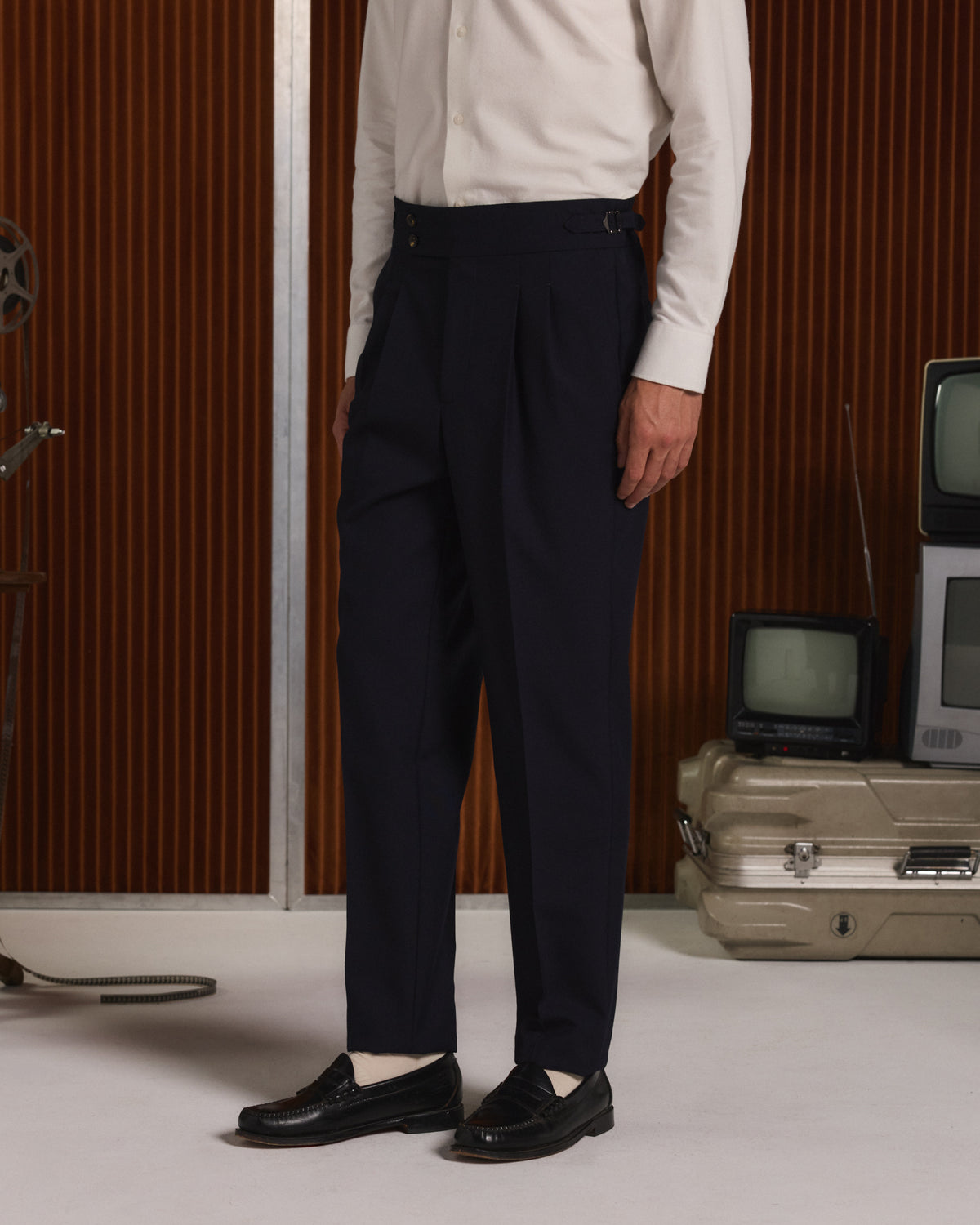 Pantalon à double plis en laine marine triple retors