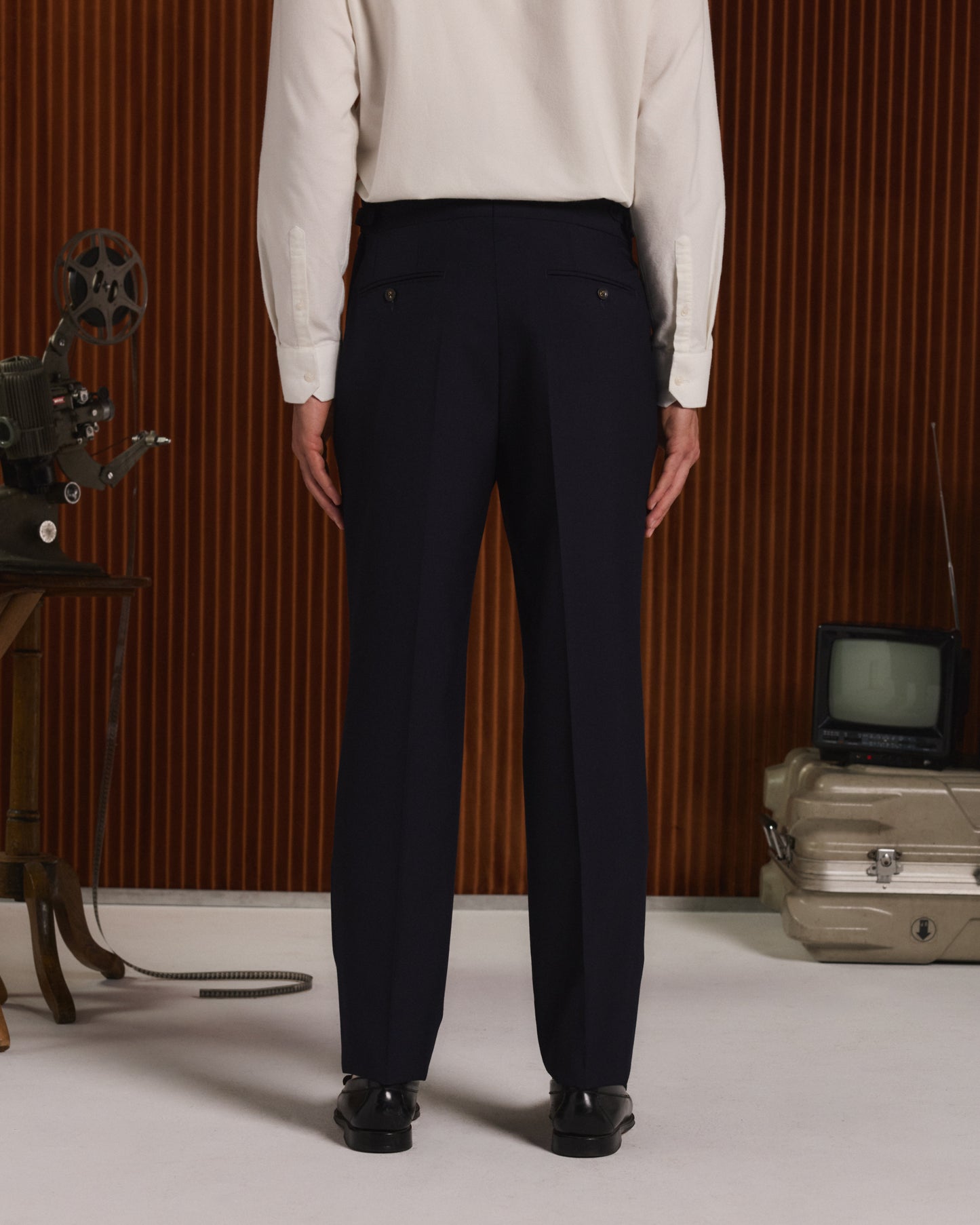 Pantalon à double plis en laine marine triple retors