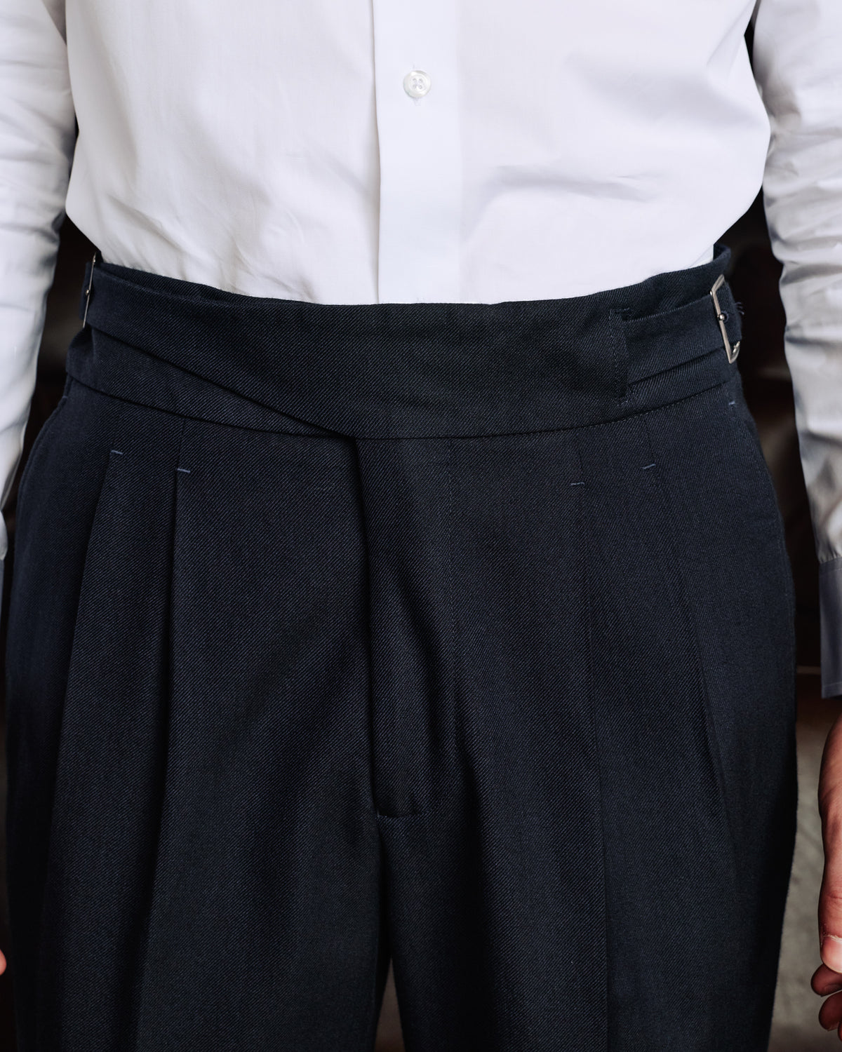 Gurkha-Hose mit doppelten Bundfalten aus Baumwolle und Wolle in Marineblau