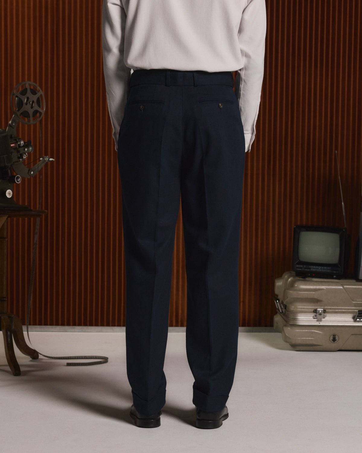 Pantalon à pinces en coton marine à ceinture amovible