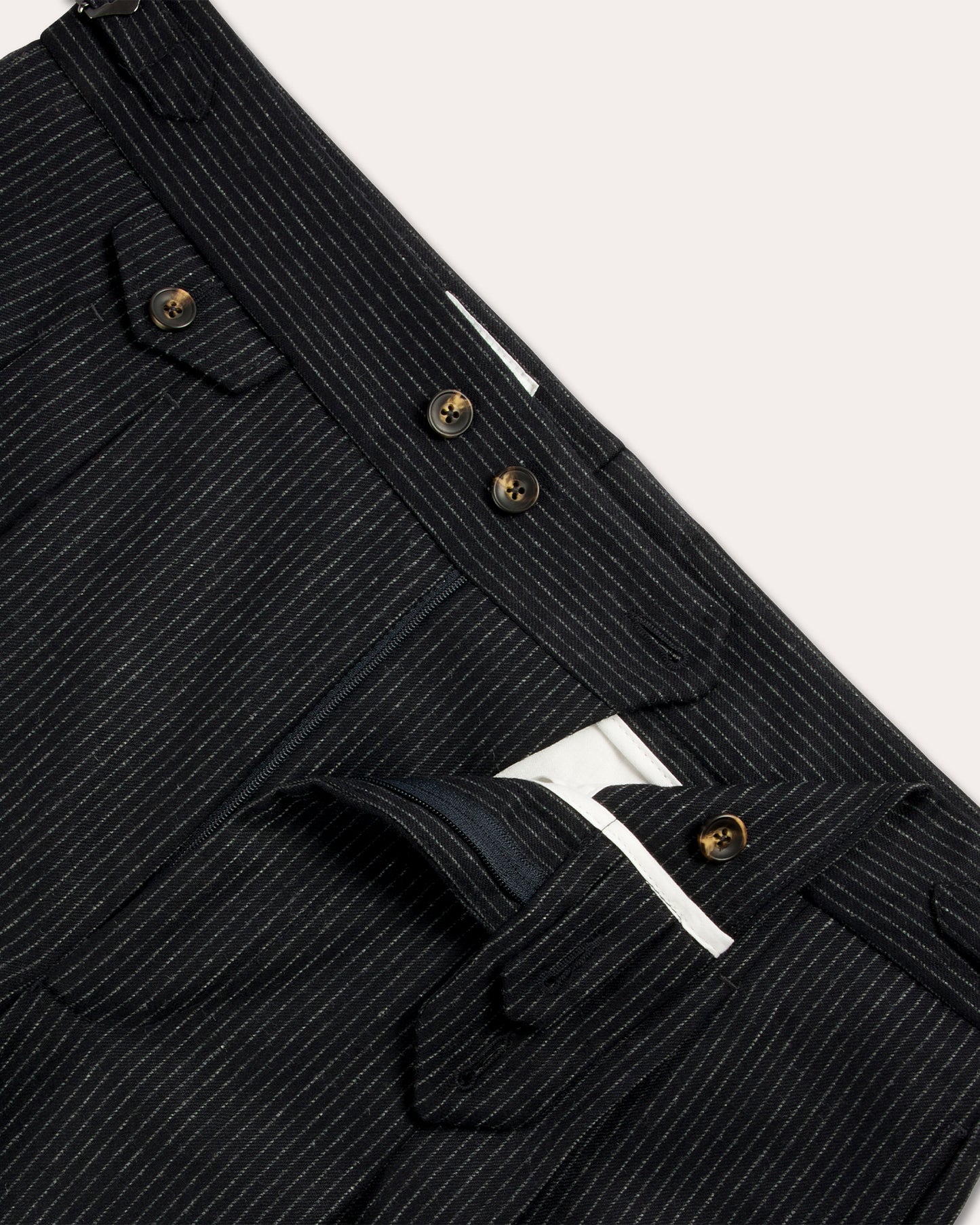 Pantalon à pinces en flanelle de laine marine à rayure