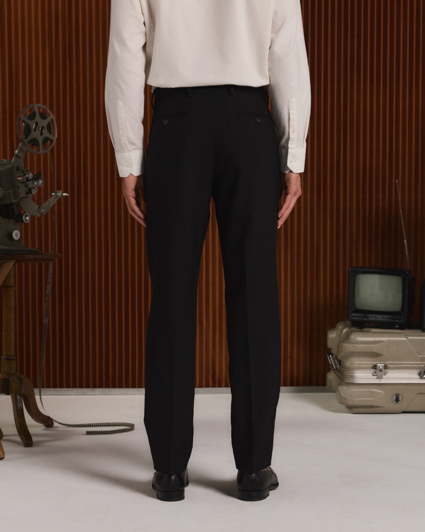 Pantalon à pinces en flanelle de laine noire