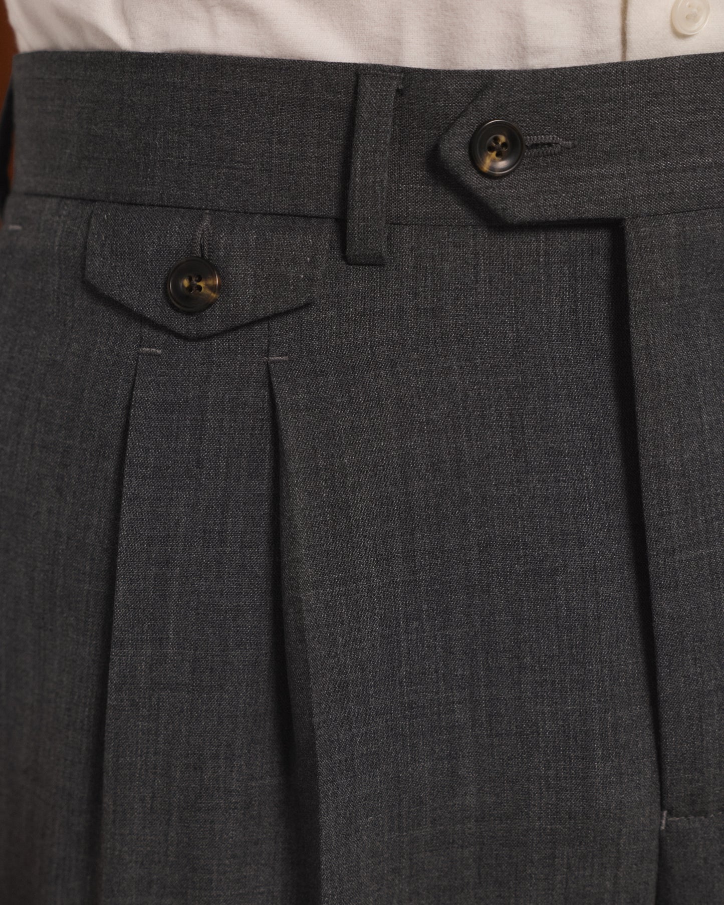 Pantalon à pinces en laine gris anthracite