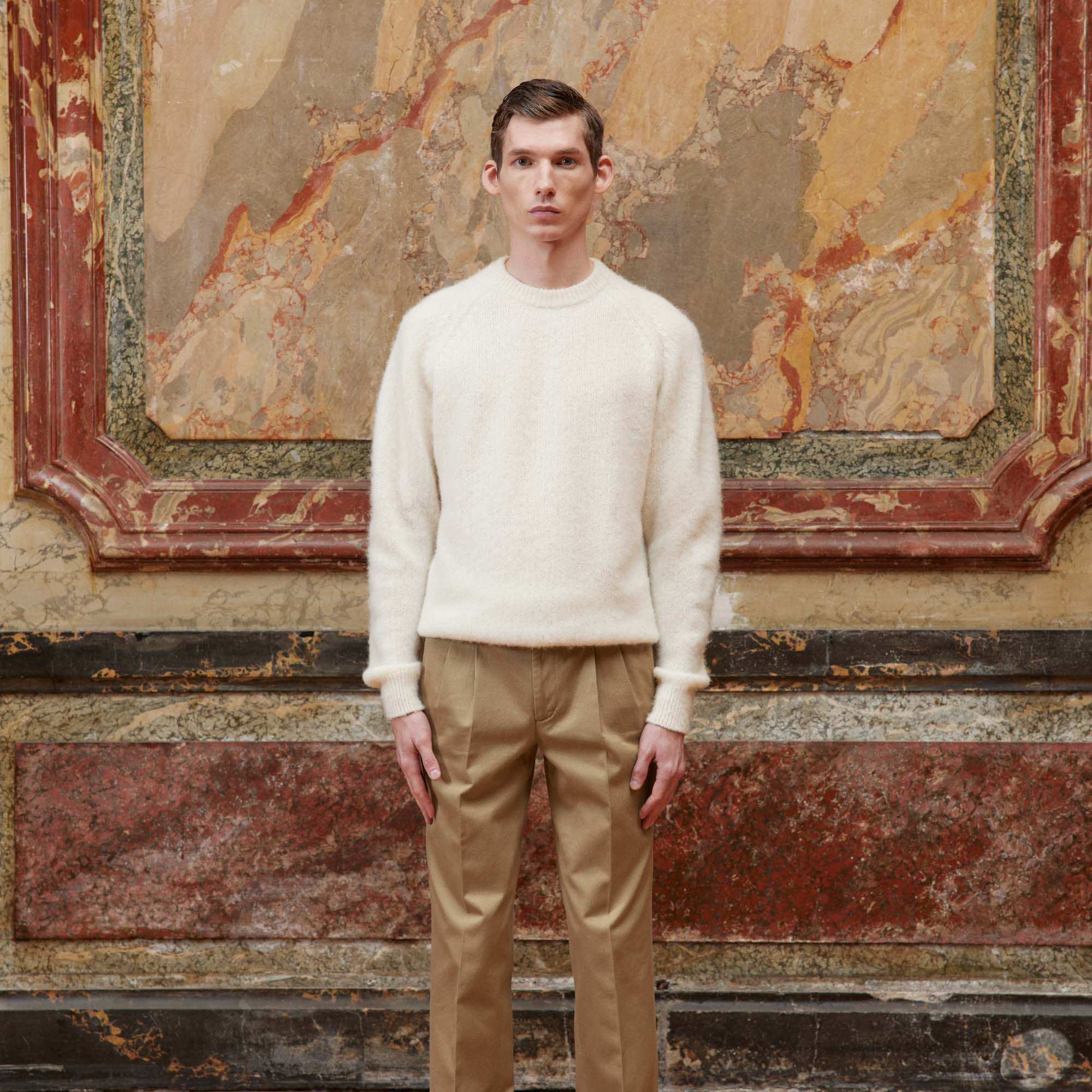 Shaggy dog ​​sweater in ecru wool | Hast – Hast Paris