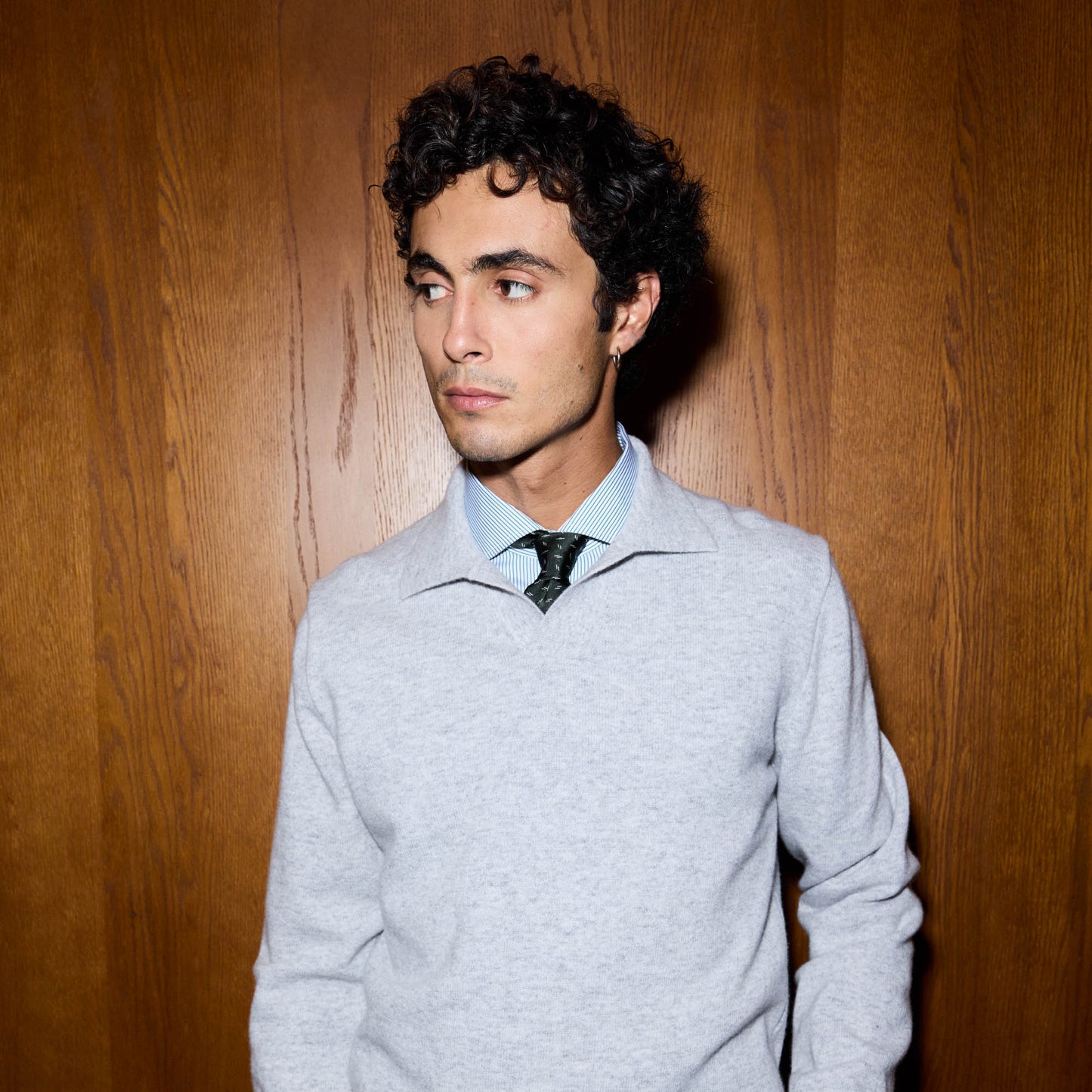 Pull à col polo en laine mérinos gris chiné