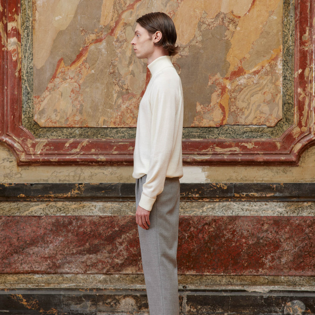 Pull à col roulé en laine mérinos écru