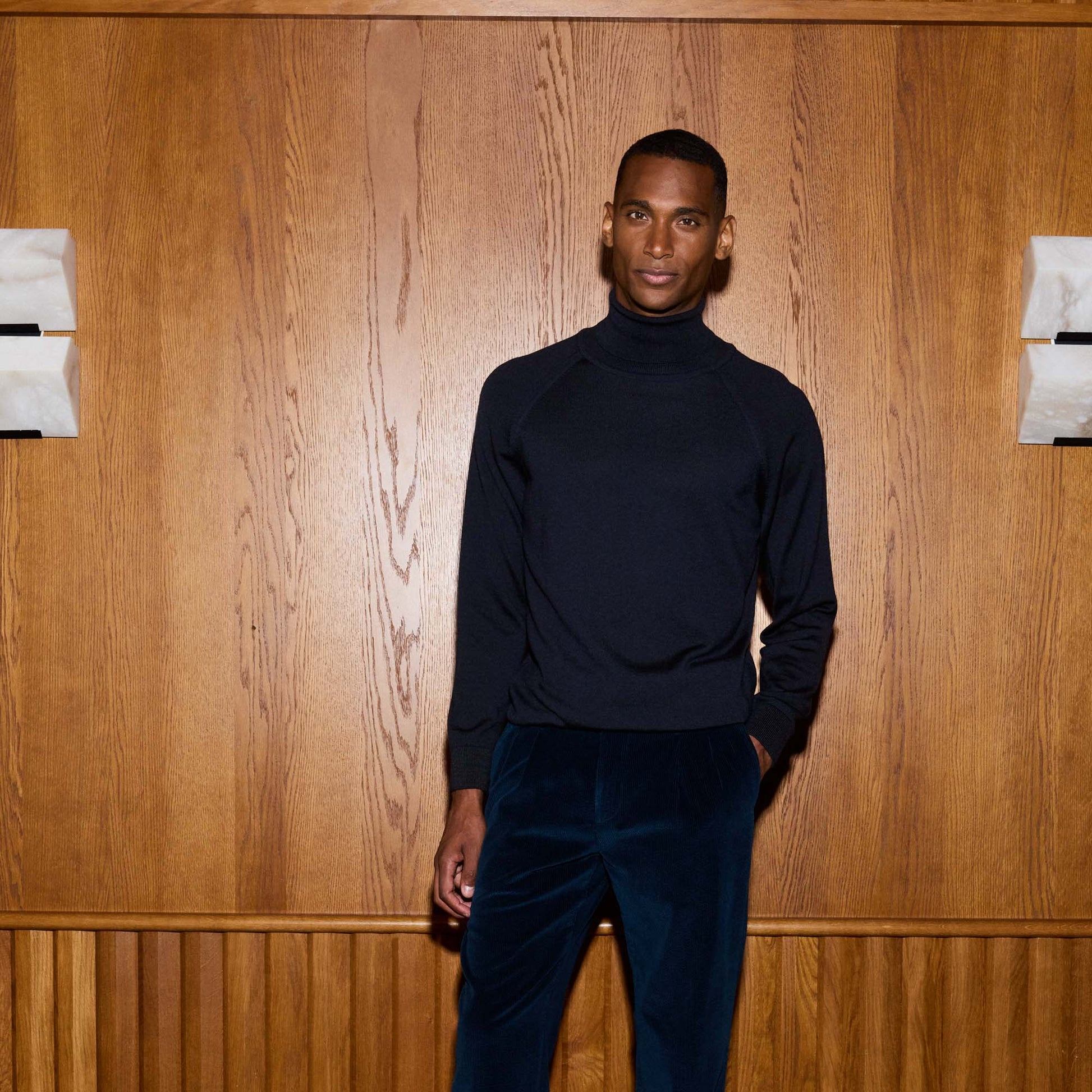 Pull à col roulé en laine mérinos marine Hast – Hast Paris