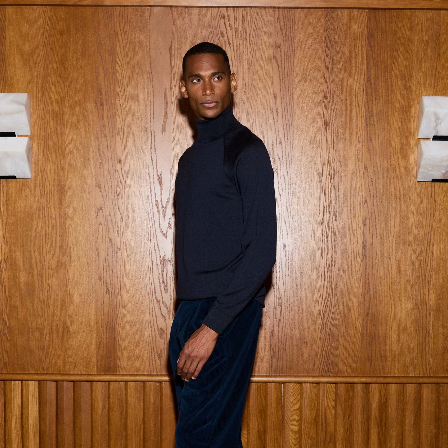 Pull à col roulé en laine mérinos marine