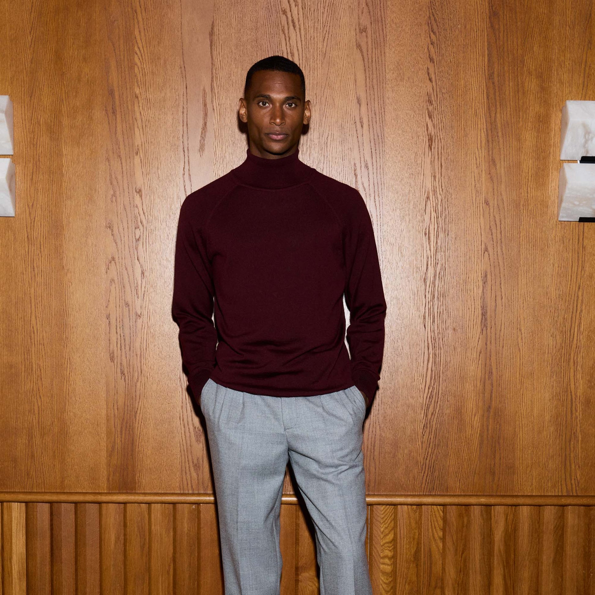 Pull à col roulé en laine mérinos bordeaux