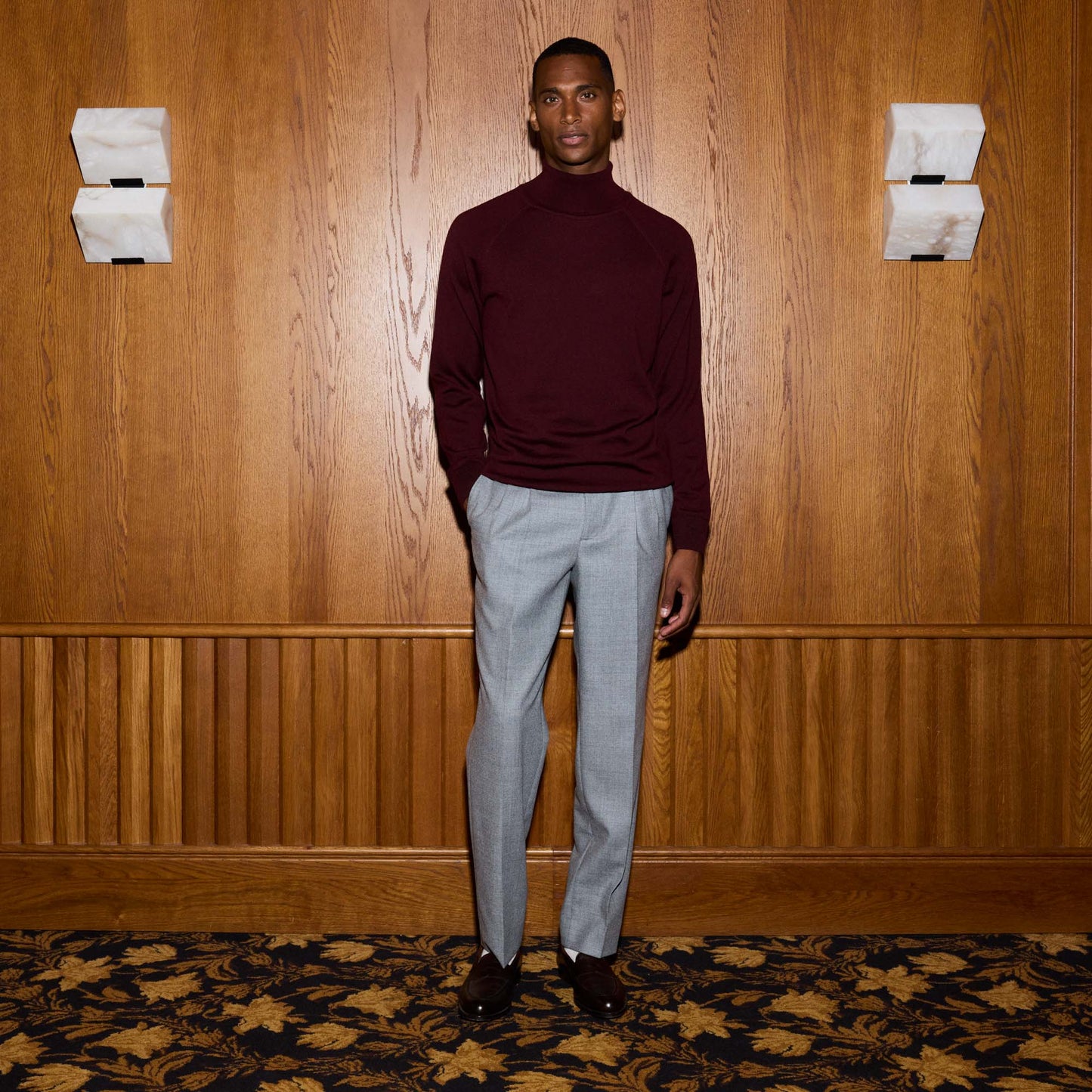 Pull à col roulé en laine mérinos bordeaux