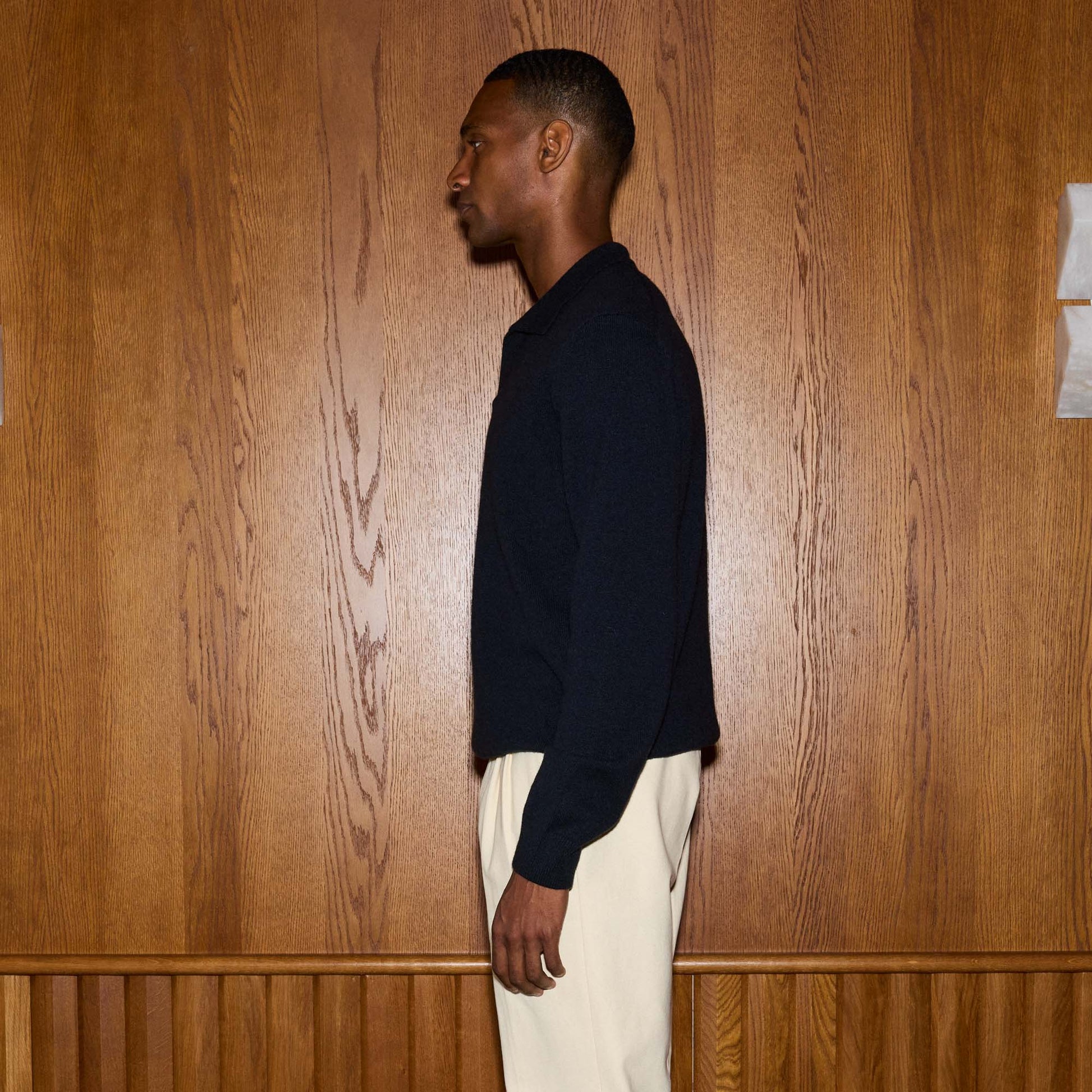 Pull à col polo en laine mérinos marine