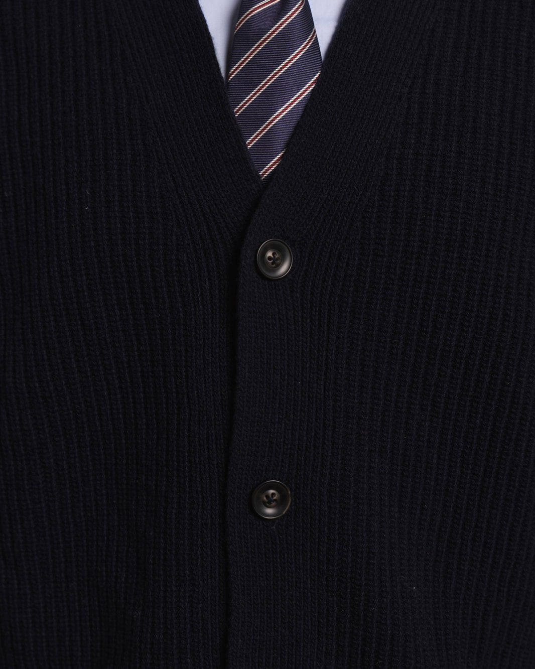Cardigan aus extrafeiner Wolle in Marineblau