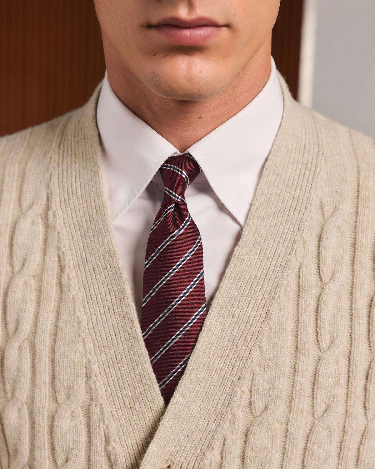Cardigan torsadé en laine extrafine beige