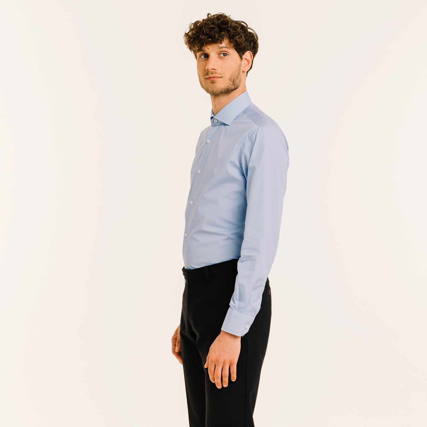 Fitted shirt in faux-plain double-twisted poplin with blue checks
