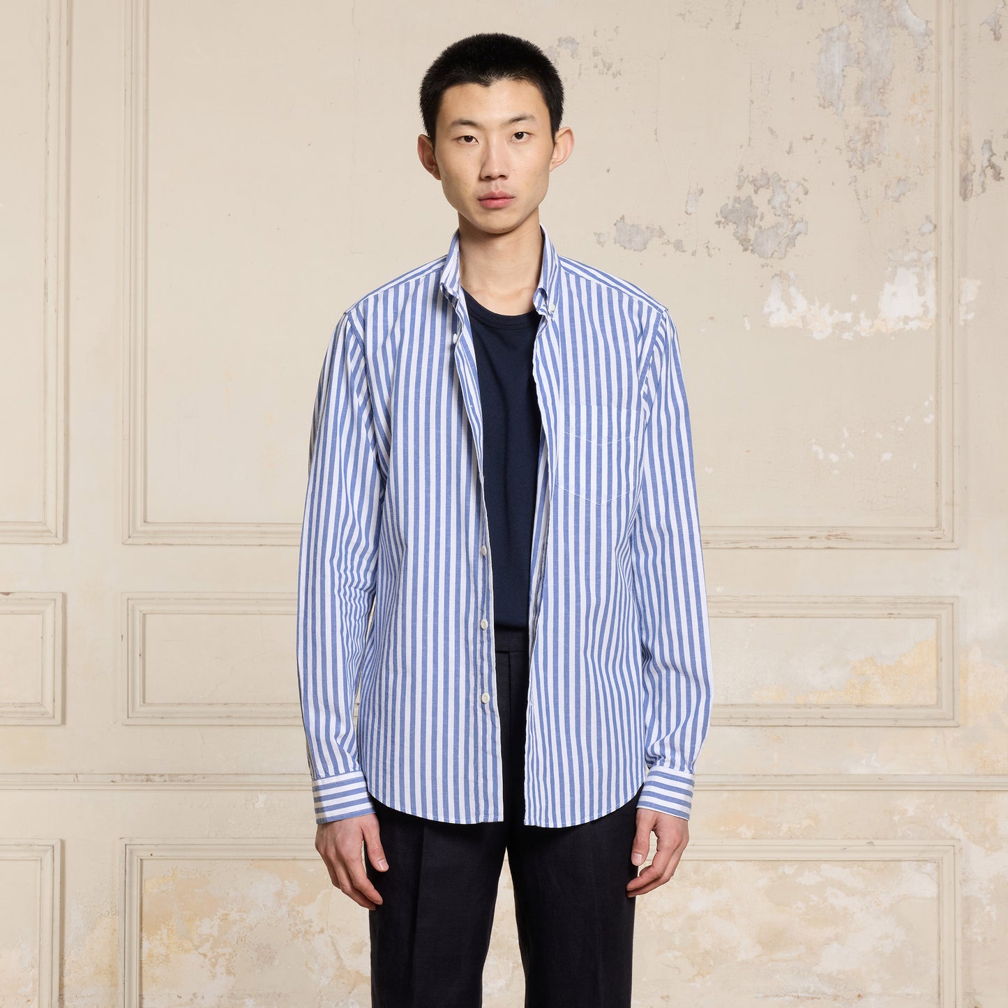 Chemise en coton et lin à rayures bleues et blanches