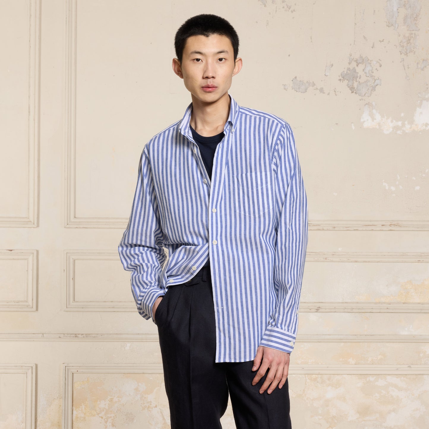 Chemise en coton et lin à rayures bleues et blanches