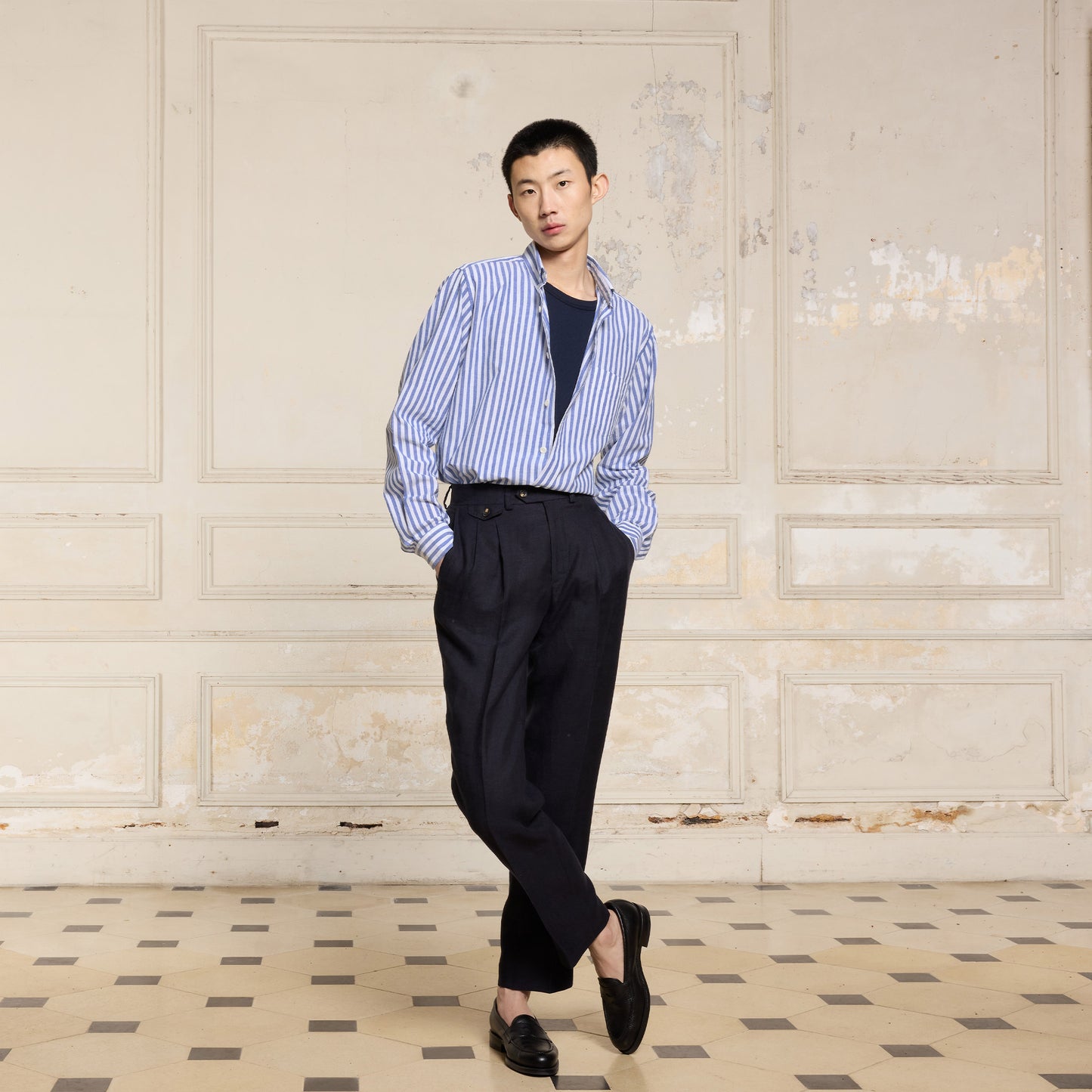 Chemise en coton et lin à rayures bleues et blanches