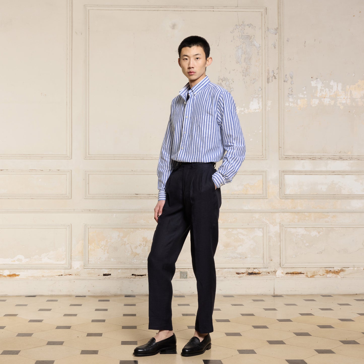 Chemise en coton et lin à rayures bleues et blanches